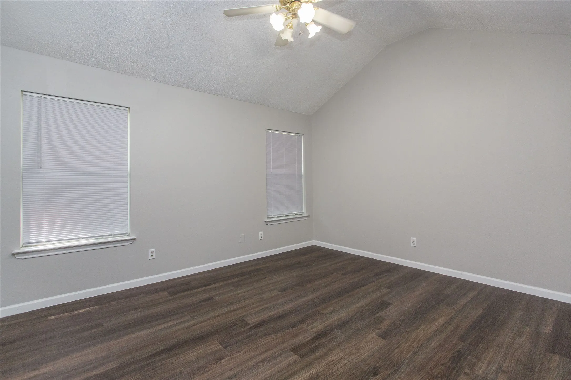 Single Family Residence For Rent in Johnson County , 303 Shirley Drive, Alvarado, Texas 76009, 3 Bedroom, 2 Bathroom, 2 Garage spaces, 1,523 Sqft, built in 1990, Price $2,150, mls#21348717, Real Estate Agent in Alvarado, Homes For Rent in Johnson county, Homes For Rent in Alvarado, Realtor in Alvarado Texas, Real Estate Brokerage Independent Realty Texas, Luminita Cordes Realtor