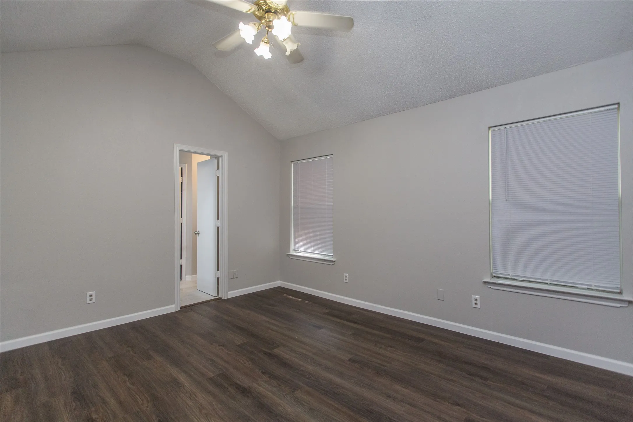 Single Family Residence For Rent in Johnson County , 303 Shirley Drive, Alvarado, Texas 76009, 3 Bedroom, 2 Bathroom, 2 Garage spaces, 1,523 Sqft, built in 1990, Price $2,150, mls#21348717, Real Estate Agent in Alvarado, Homes For Rent in Johnson county, Homes For Rent in Alvarado, Realtor in Alvarado Texas, Real Estate Brokerage Independent Realty Texas, Luminita Cordes Realtor