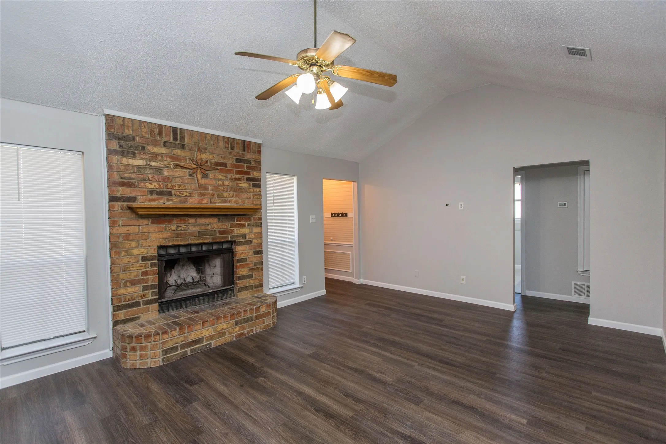 Single Family Residence For Rent in Johnson County , 303 Shirley Drive, Alvarado, Texas 76009, 3 Bedroom, 2 Bathroom, 2 Garage spaces, 1,523 Sqft, built in 1990, Price $2,150, mls#21348717, Real Estate Agent in Alvarado, Homes For Rent in Johnson county, Homes For Rent in Alvarado, Realtor in Alvarado Texas, Real Estate Brokerage Independent Realty Texas, Luminita Cordes Realtor