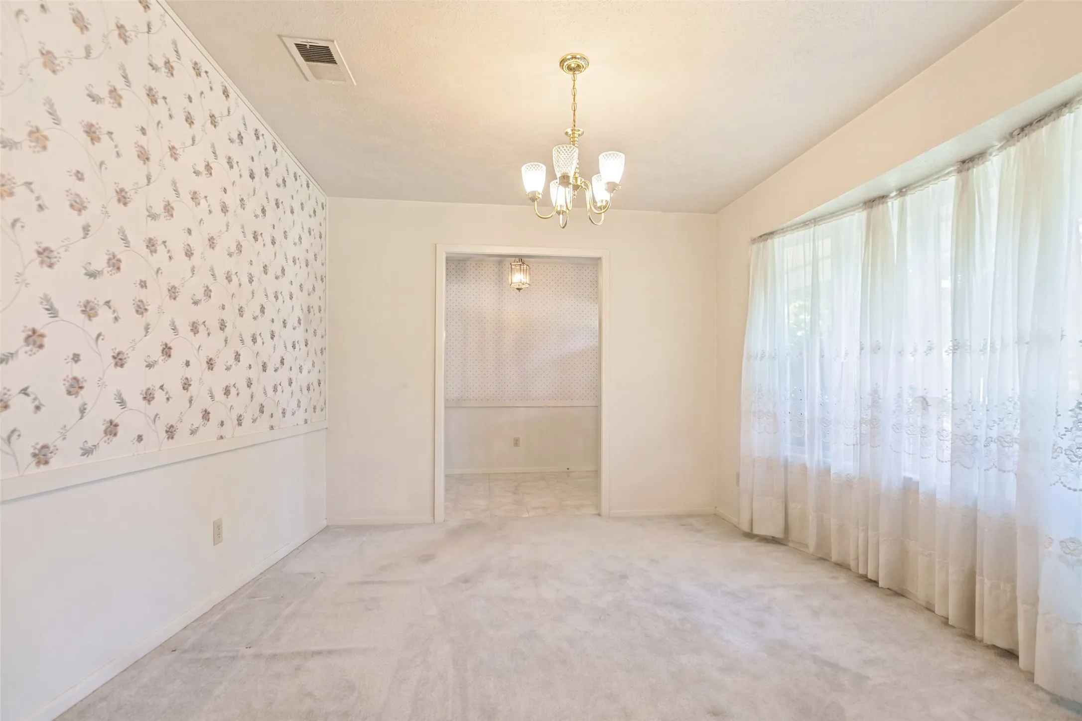 Single Family Residence For Sale in Dallas County , 4091 Killion Drive, Dallas, Texas 75229, 4 Bedrooms, 3 Bathrooms, 2 Garage spaces, 2,449 Sqft, built in 1969, Price $925,000, mls#21348459, Real Estate Agent in Dallas, Homes For Sale in Dallas county, Homes For Sale in Dallas, Realtor in Dallas Texas, Real Estate Brokerage Independent Realty Texas, Luminita Cordes Realtor