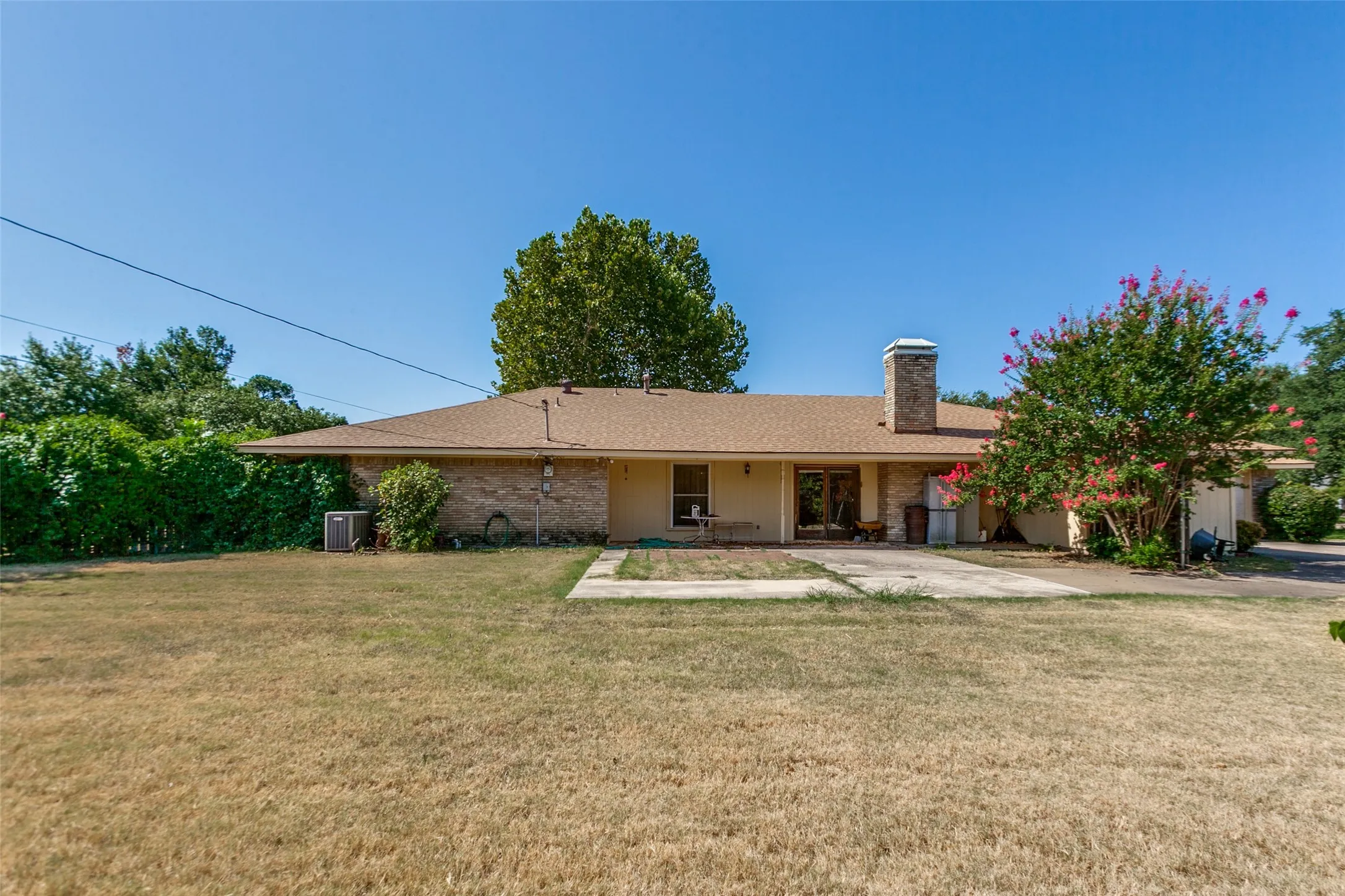 Single Family Residence For Sale in Dallas County , 4091 Killion Drive, Dallas, Texas 75229, 4 Bedrooms, 3 Bathrooms, 2 Garage spaces, 2,449 Sqft, built in 1969, Price $925,000, mls#21348459, Real Estate Agent in Dallas, Homes For Sale in Dallas county, Homes For Sale in Dallas, Realtor in Dallas Texas, Real Estate Brokerage Independent Realty Texas, Luminita Cordes Realtor