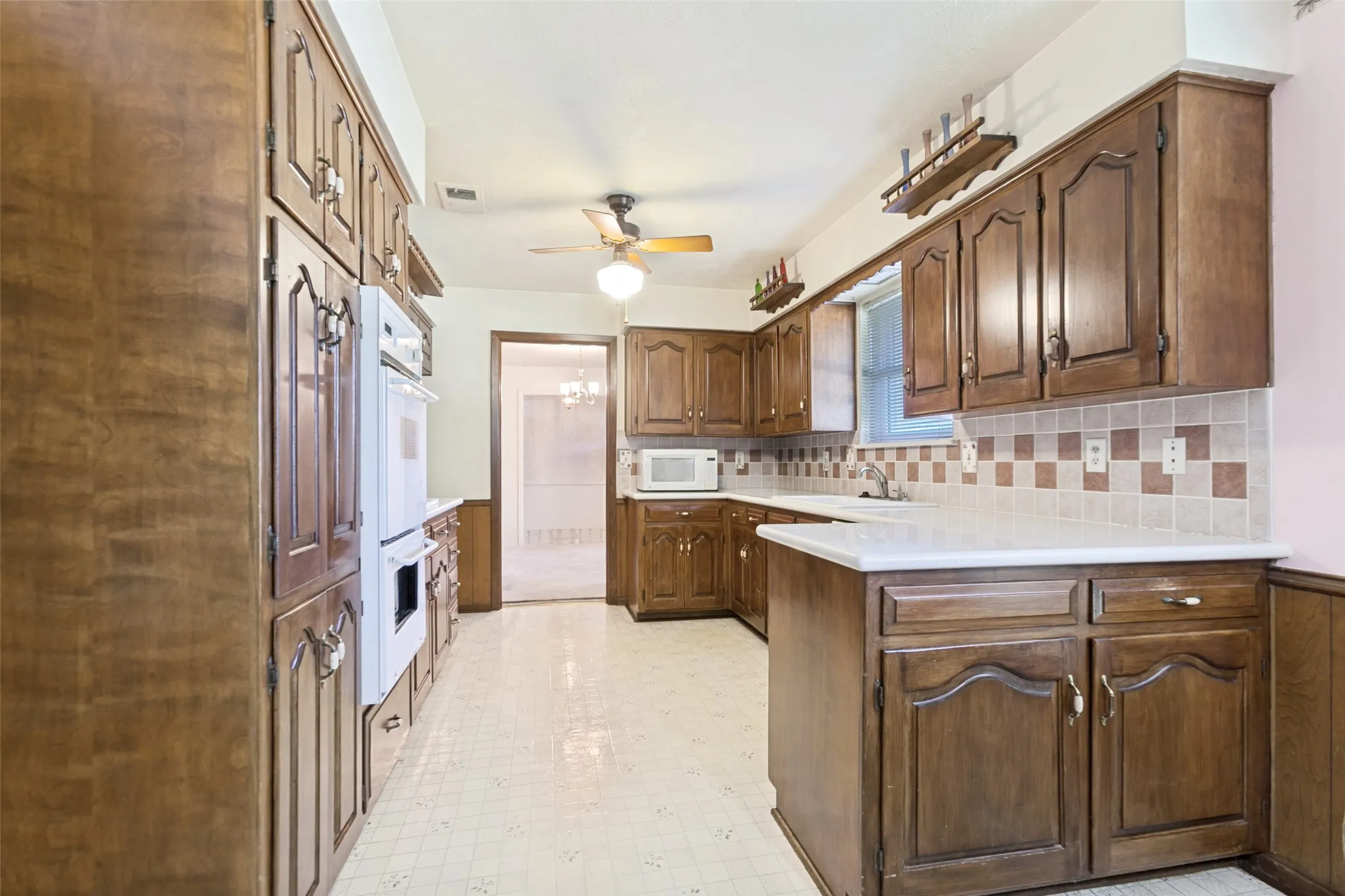Single Family Residence For Sale in Dallas County , 4091 Killion Drive, Dallas, Texas 75229, 4 Bedrooms, 3 Bathrooms, 2 Garage spaces, 2,449 Sqft, built in 1969, Price $925,000, mls#21348459, Real Estate Agent in Dallas, Homes For Sale in Dallas county, Homes For Sale in Dallas, Realtor in Dallas Texas, Real Estate Brokerage Independent Realty Texas, Luminita Cordes Realtor