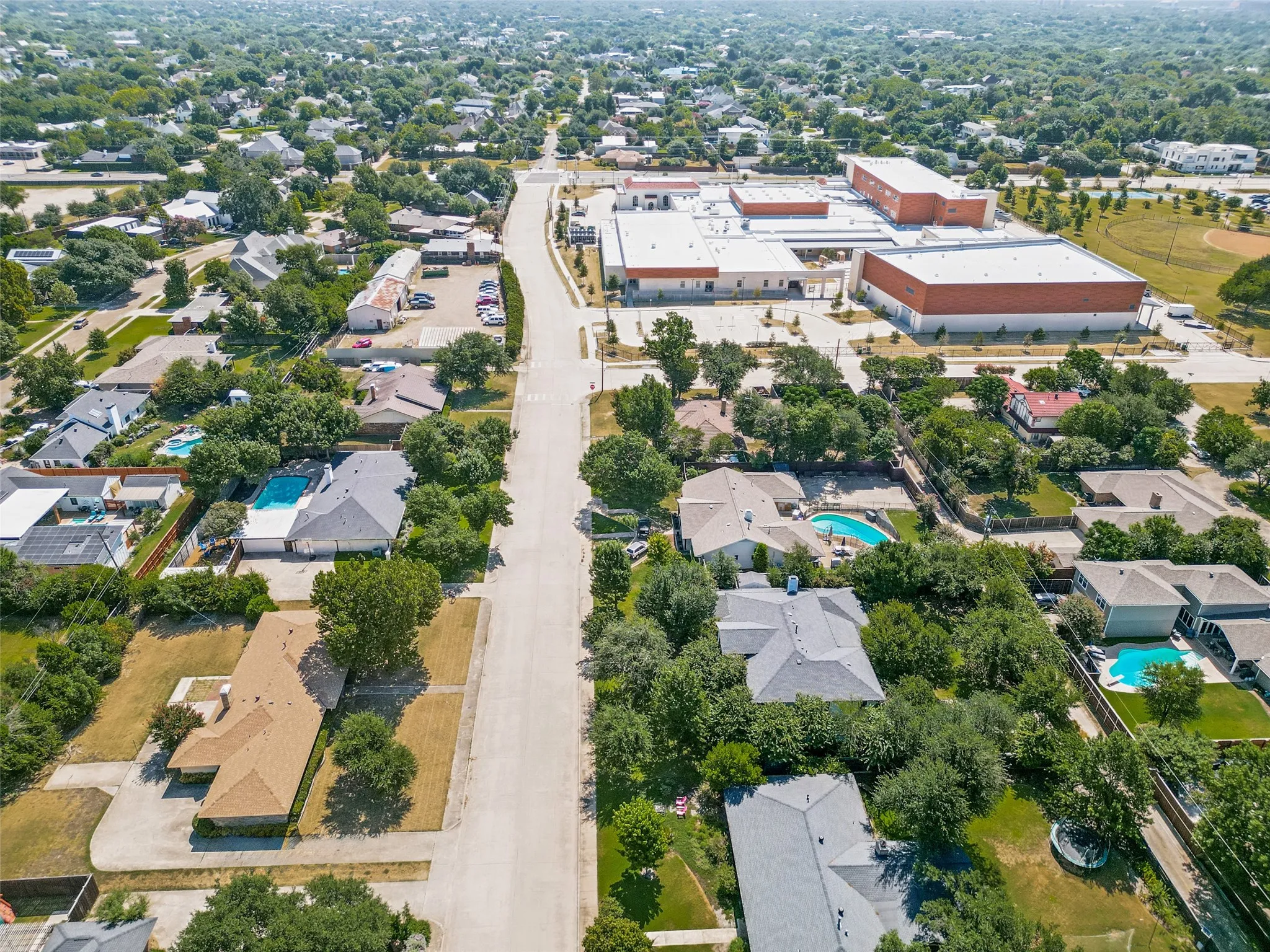 Single Family Residence For Sale in Dallas County , 4091 Killion Drive, Dallas, Texas 75229, 4 Bedrooms, 3 Bathrooms, 2 Garage spaces, 2,449 Sqft, built in 1969, Price $925,000, mls#21348459, Real Estate Agent in Dallas, Homes For Sale in Dallas county, Homes For Sale in Dallas, Realtor in Dallas Texas, Real Estate Brokerage Independent Realty Texas, Luminita Cordes Realtor