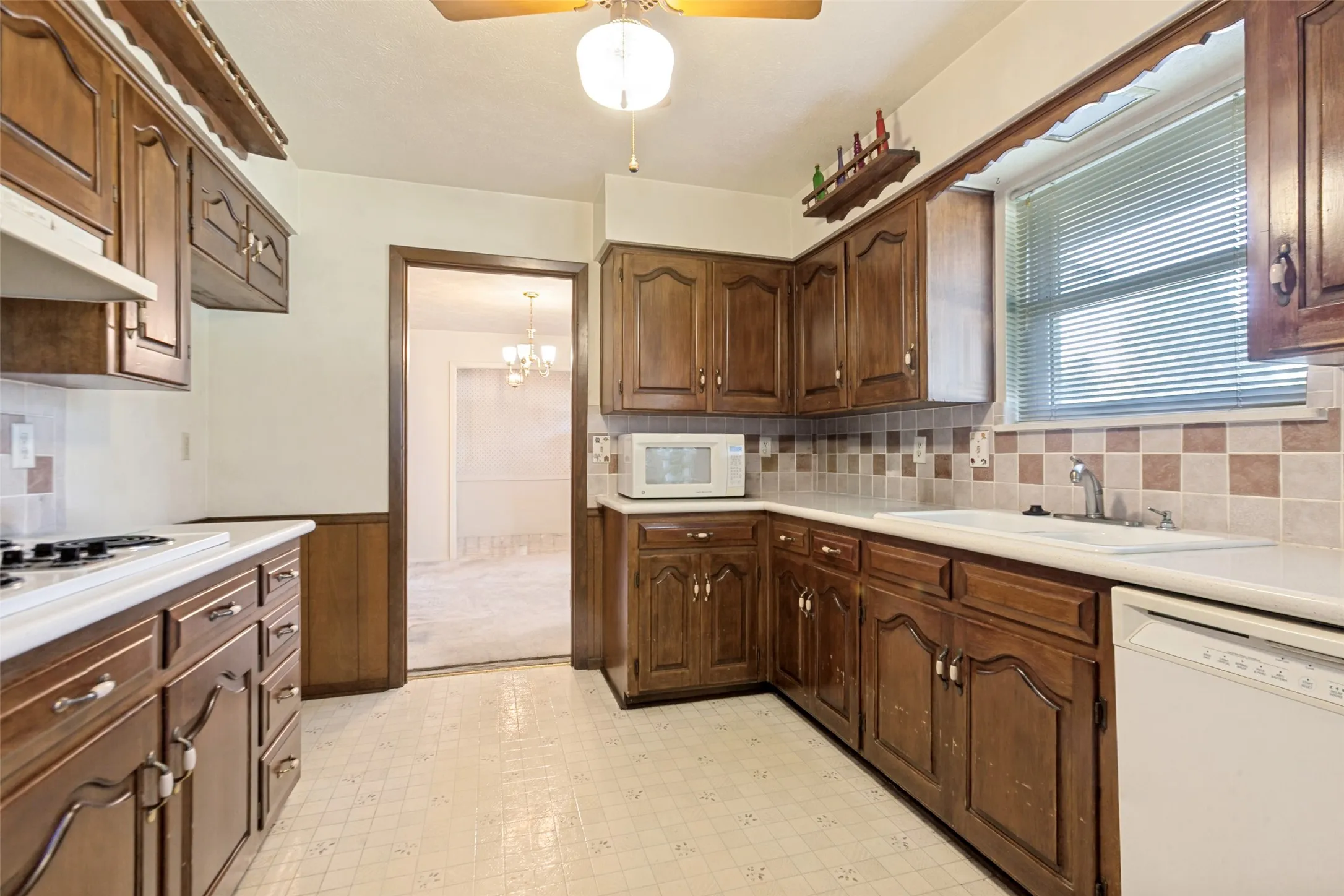 Single Family Residence For Sale in Dallas County , 4091 Killion Drive, Dallas, Texas 75229, 4 Bedrooms, 3 Bathrooms, 2 Garage spaces, 2,449 Sqft, built in 1969, Price $925,000, mls#21348459, Real Estate Agent in Dallas, Homes For Sale in Dallas county, Homes For Sale in Dallas, Realtor in Dallas Texas, Real Estate Brokerage Independent Realty Texas, Luminita Cordes Realtor