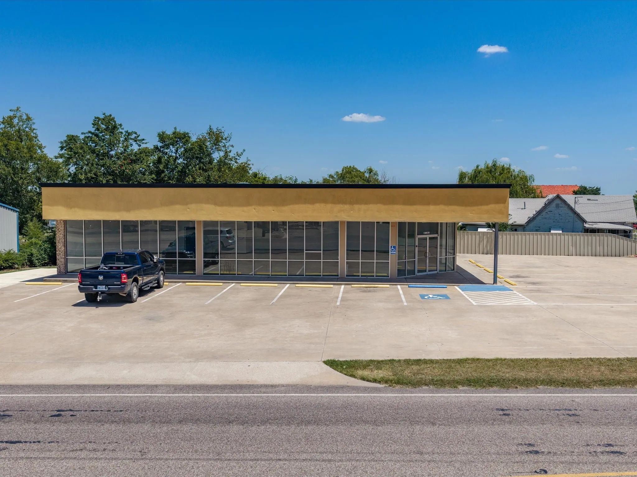 Business For Rent in Montague County , 507 E Wise Street, Bowie, Texas 76230, 0, 0, Garage spaces, 0 Sqft, built in 2003, Price $3,750, mls#21346717, Real Estate Agent in Bowie, Homes For Rent in Montague county, Homes For Rent in Bowie, Realtor in Bowie Texas, Real Estate Brokerage Independent Realty Texas, Luminita Cordes Realtor
