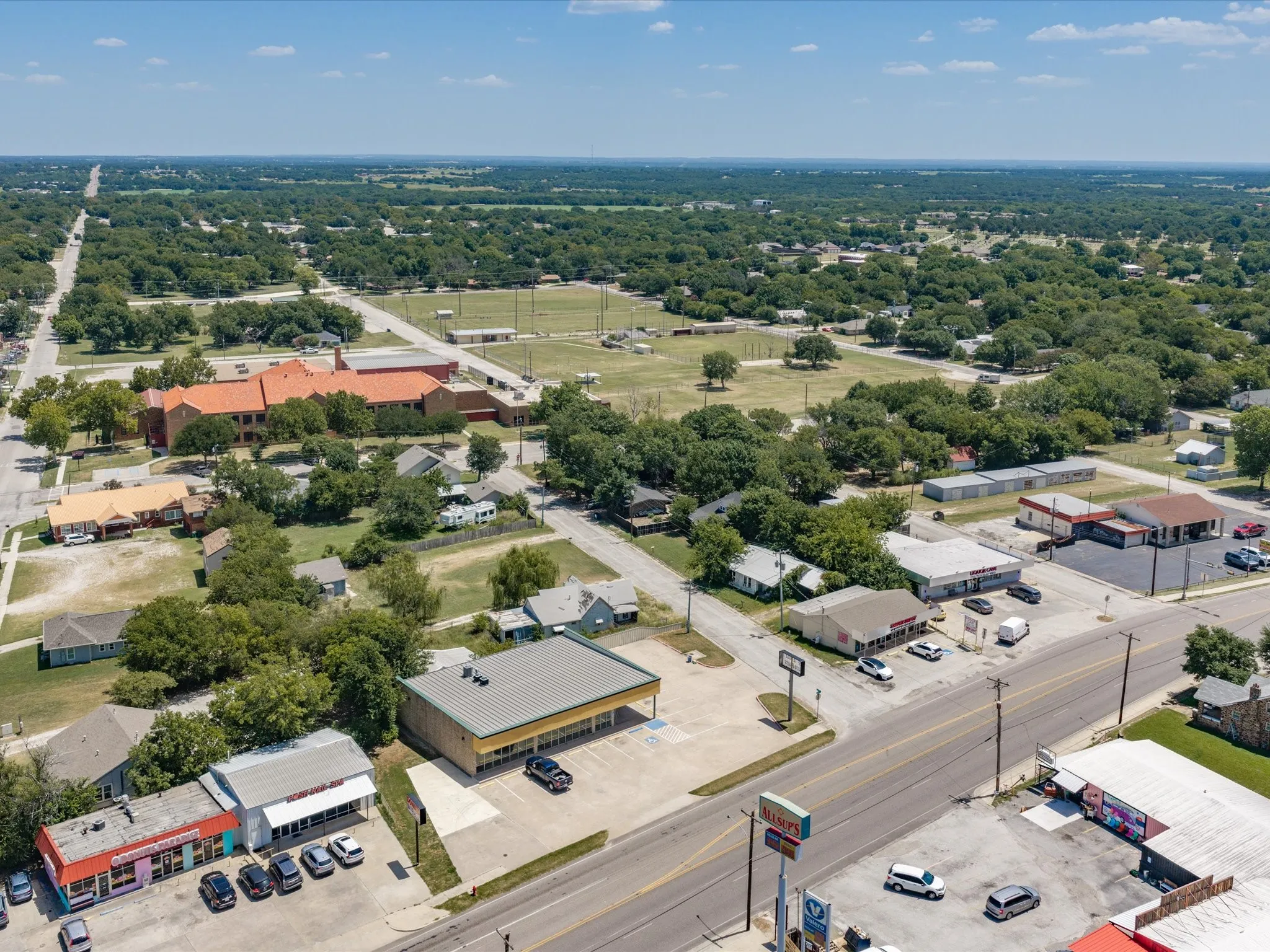 Business For Rent in Montague County , 507 E Wise Street, Bowie, Texas 76230, 0, 0, Garage spaces, 0 Sqft, built in 2003, Price $3,750, mls#21346717, Real Estate Agent in Bowie, Homes For Rent in Montague county, Homes For Rent in Bowie, Realtor in Bowie Texas, Real Estate Brokerage Independent Realty Texas, Luminita Cordes Realtor
