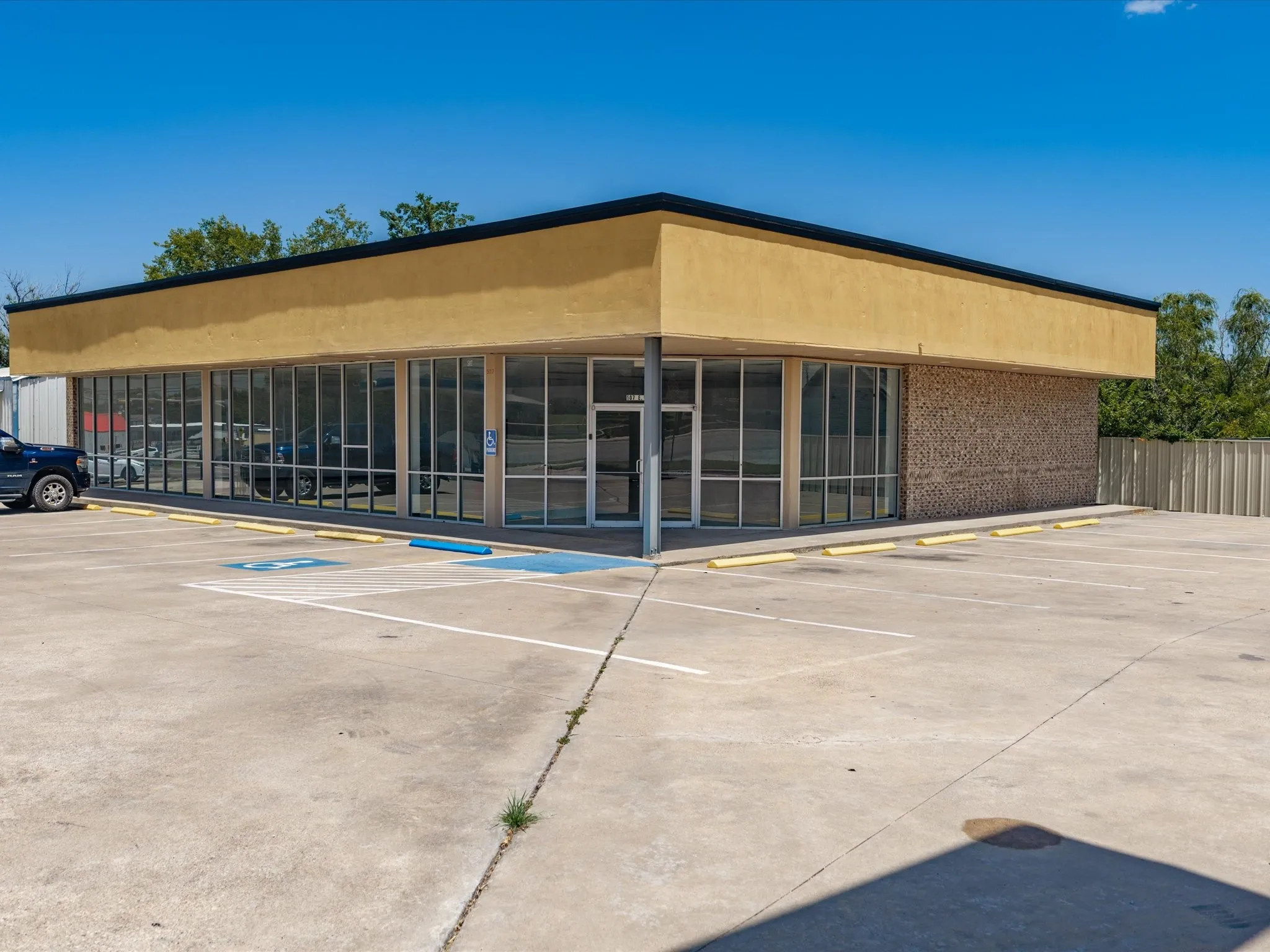 Business For Rent in Montague County , 507 E Wise Street, Bowie, Texas 76230, 0, 0, Garage spaces, 0 Sqft, built in 2003, Price $3,750, mls#21346717, Real Estate Agent in Bowie, Homes For Rent in Montague county, Homes For Rent in Bowie, Realtor in Bowie Texas, Real Estate Brokerage Independent Realty Texas, Luminita Cordes Realtor