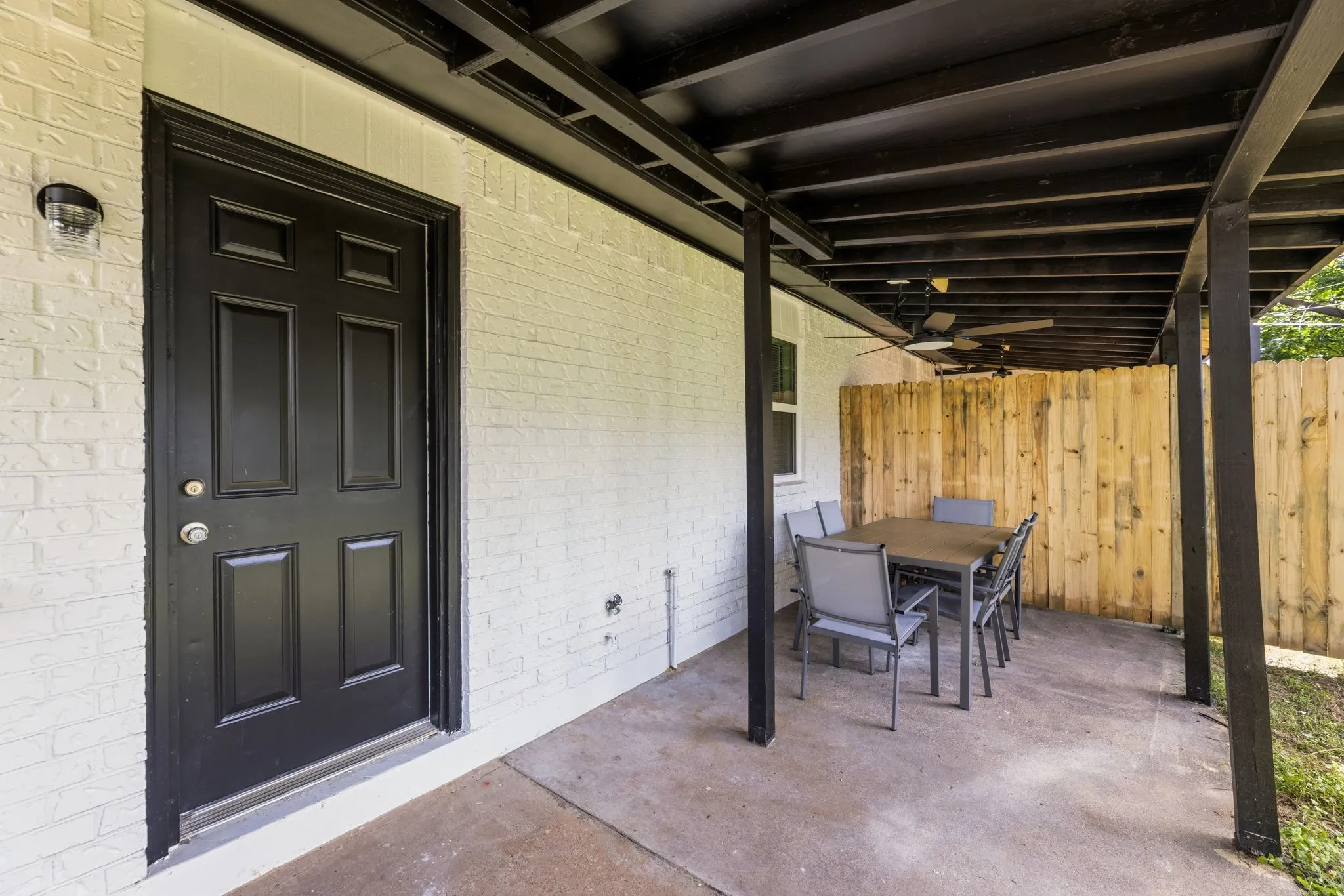 Duplex For Sale in Tarrant County , 210 Slaughter Street, Arlington, Texas 76011, 5 Bedroom, 2 Bathroom, Garage spaces, 0 Sqft, built in 1979, mls#21348743, Real Estate Agent in Arlington, Homes For Sale in Tarrant county, Homes For Sale in Arlington, Realtor in Arlington Texas, Real Estate Brokerage Independent Realty Texas, Luminita Cordes Realtor