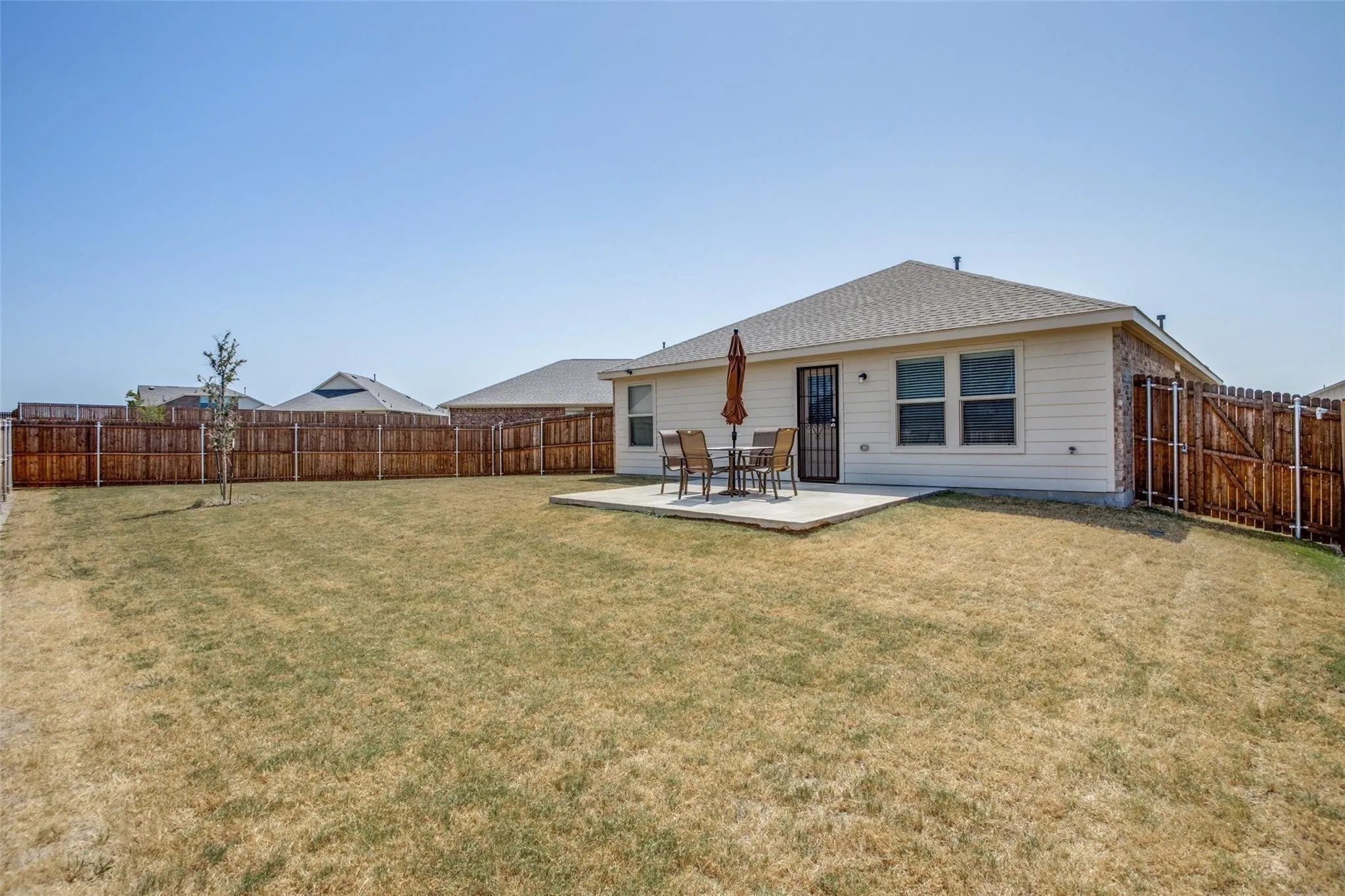 Single Family Residence For Sale in Collin County , 425 Sweet Shade Lane, Princeton, Texas 75407, 3 Bedrooms, 2 Bathrooms, 2 Garage spaces, 1,516 Sqft, built in 2020, Price $269,000, mls#21348748, Real Estate Agent in Princeton, Homes For Sale in Collin county, Homes For Sale in Princeton, Realtor in Princeton Texas, Real Estate Brokerage Independent Realty Texas, Luminita Cordes Realtor
