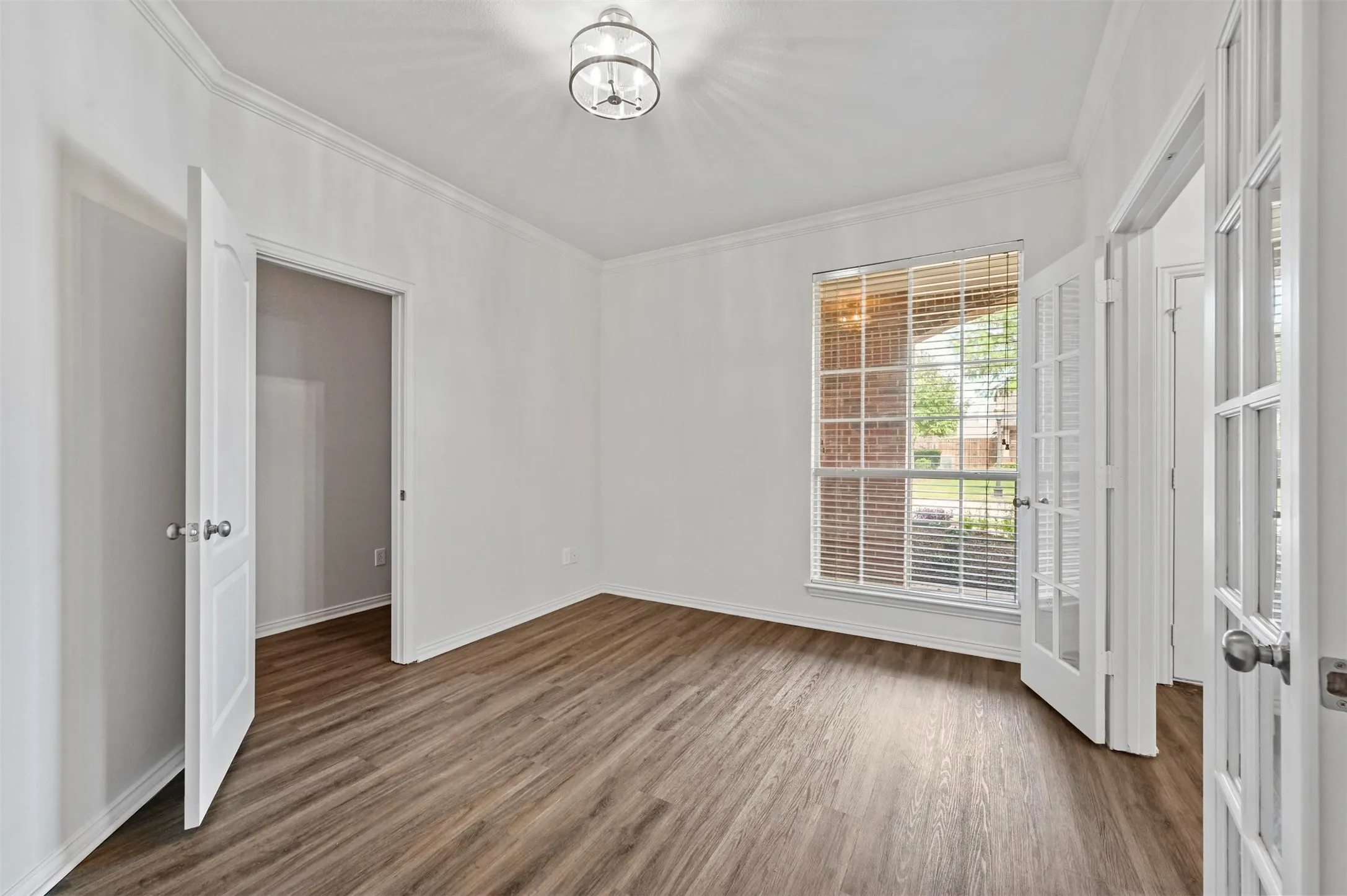 Single Family Residence For Sale in Denton County , 1711 Peregrine Drive, Corinth, Texas 76210, 3 Bedroom, 2 Bathroom, 2 Garage spaces, 2,047 Sqft, built in 2000, mls#21348708, Real Estate Agent in Corinth, Homes For Sale in Denton county, Homes For Sale in Corinth, Realtor in Corinth Texas, Real Estate Brokerage Independent Realty Texas, Luminita Cordes Realtor