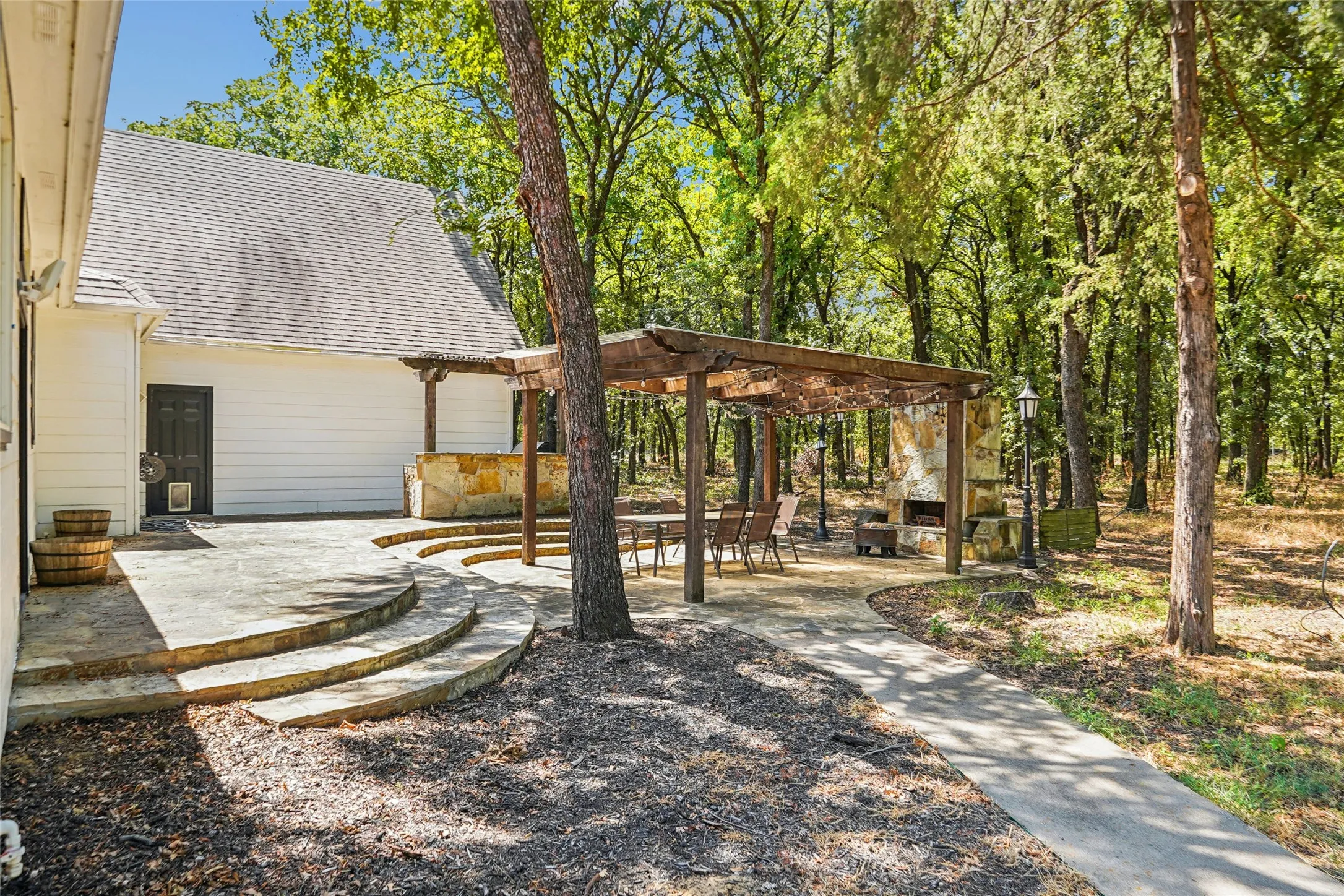 Single Family Residence For Sale in Denton County , 6586 Lone Star Lane, Aubrey, Texas 76227, 4 Bedroom, 4 Bathroom, 3 Garage spaces, 3,924 Sqft, built in 1998, mls#21348544, Real Estate Agent in Aubrey, Homes For Sale in Denton county, Homes For Sale in Aubrey, Realtor in Aubrey Texas, Real Estate Brokerage Independent Realty Texas, Luminita Cordes Realtor