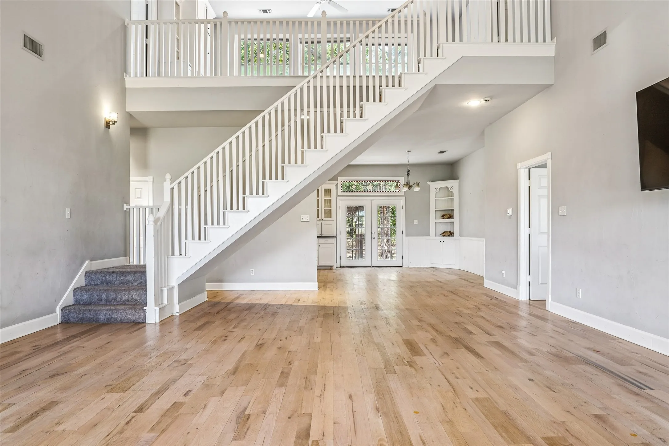 Single Family Residence For Sale in Denton County , 6586 Lone Star Lane, Aubrey, Texas 76227, 4 Bedroom, 4 Bathroom, 3 Garage spaces, 3,924 Sqft, built in 1998, mls#21348544, Real Estate Agent in Aubrey, Homes For Sale in Denton county, Homes For Sale in Aubrey, Realtor in Aubrey Texas, Real Estate Brokerage Independent Realty Texas, Luminita Cordes Realtor