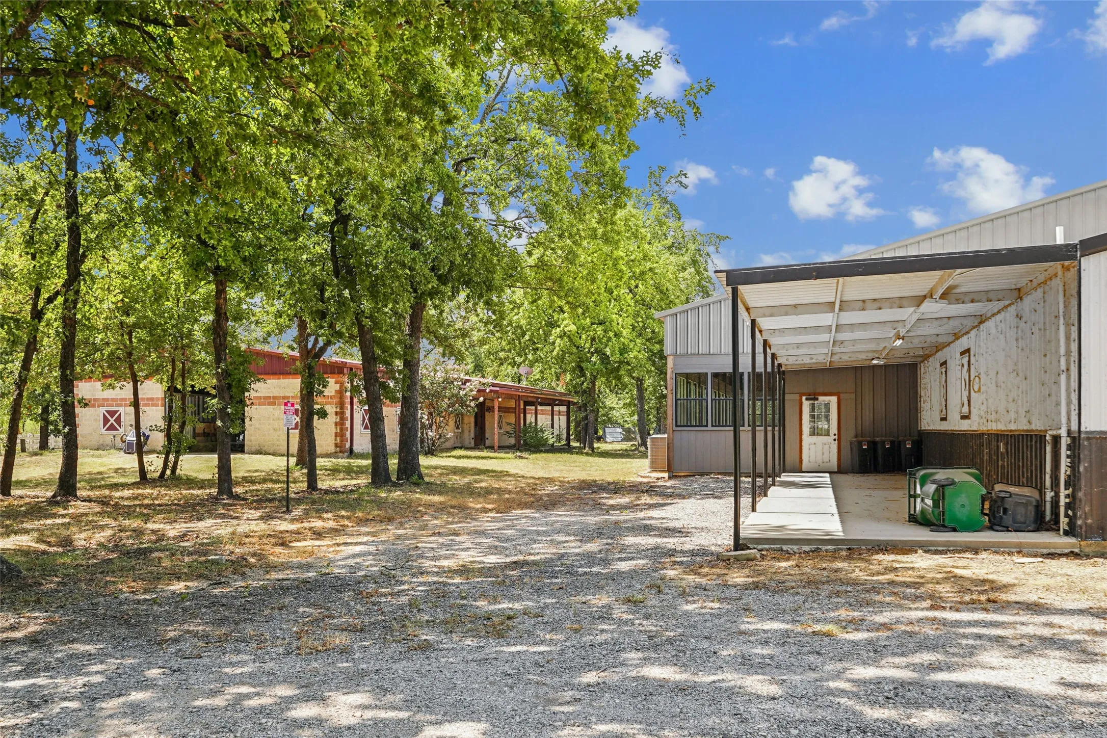 Single Family Residence For Sale in Denton County , 6586 Lone Star Lane, Aubrey, Texas 76227, 4 Bedroom, 4 Bathroom, 3 Garage spaces, 3,924 Sqft, built in 1998, mls#21348544, Real Estate Agent in Aubrey, Homes For Sale in Denton county, Homes For Sale in Aubrey, Realtor in Aubrey Texas, Real Estate Brokerage Independent Realty Texas, Luminita Cordes Realtor