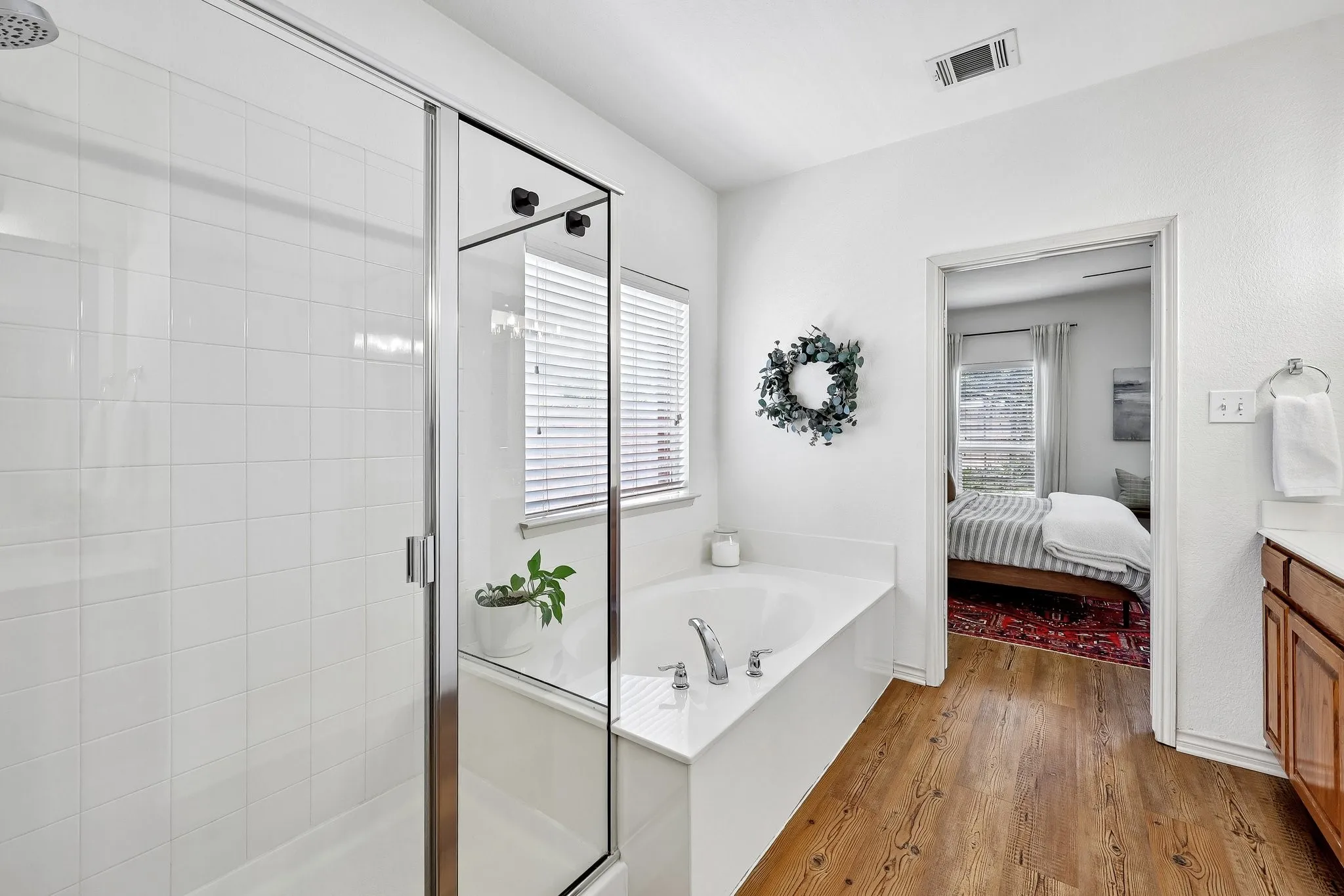 Single Family Residence For Rent in Collin County , 5800 Broken Spur, Mc Kinney, Texas 75070, 5 Bedroom, 3 Bathroom, 2 Garage spaces, 2,924 Sqft, built in 2008, mls#21339890, Real Estate Agent in Mc Kinney, Homes For Rent in Collin county, Homes For Rent in Mc Kinney, Realtor in Mc Kinney Texas, Real Estate Brokerage Independent Realty Texas, Luminita Cordes Realtor