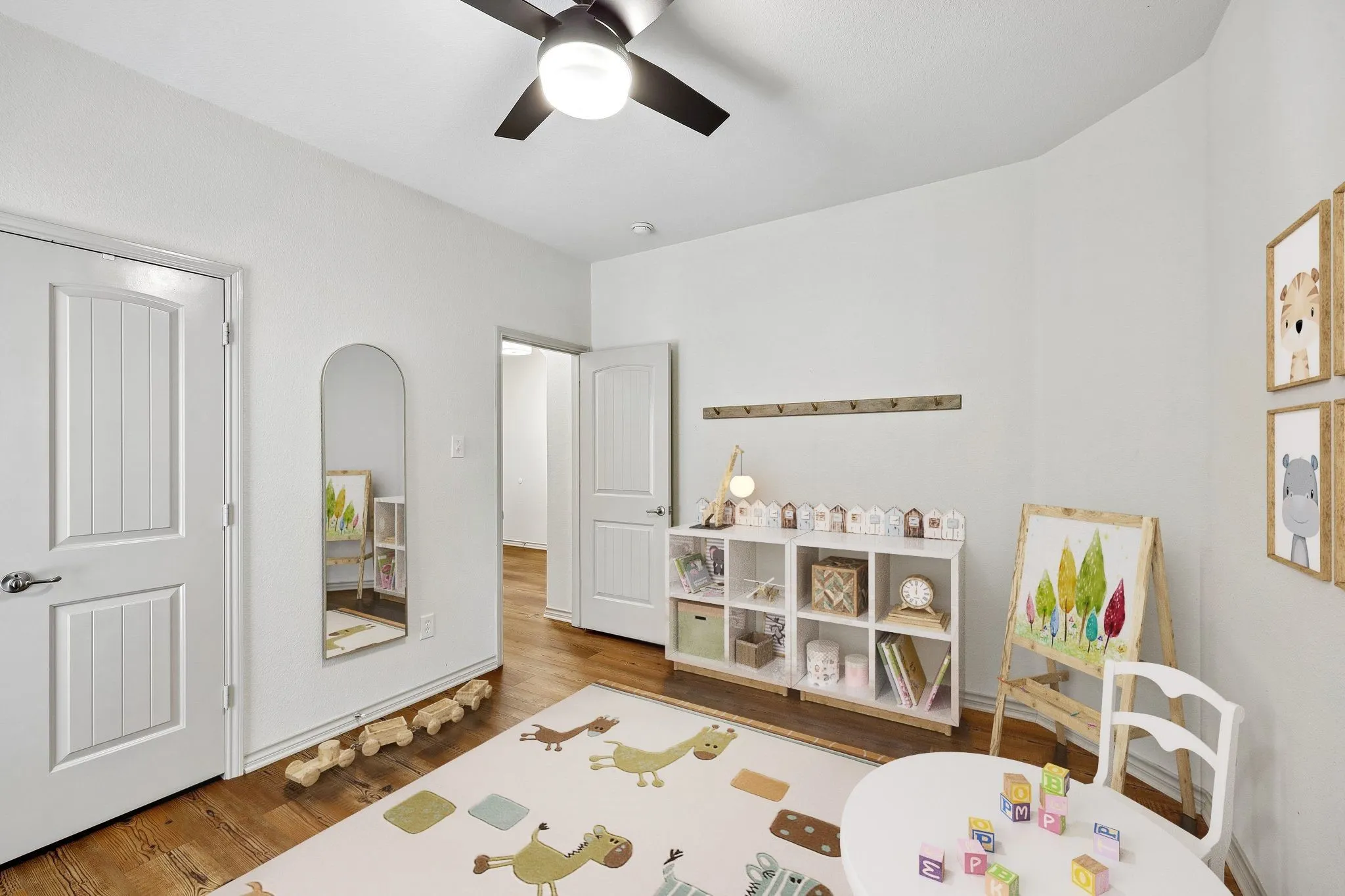 Single Family Residence For Rent in Collin County , 5800 Broken Spur, Mc Kinney, Texas 75070, 5 Bedroom, 3 Bathroom, 2 Garage spaces, 2,924 Sqft, built in 2008, mls#21339890, Real Estate Agent in Mc Kinney, Homes For Rent in Collin county, Homes For Rent in Mc Kinney, Realtor in Mc Kinney Texas, Real Estate Brokerage Independent Realty Texas, Luminita Cordes Realtor