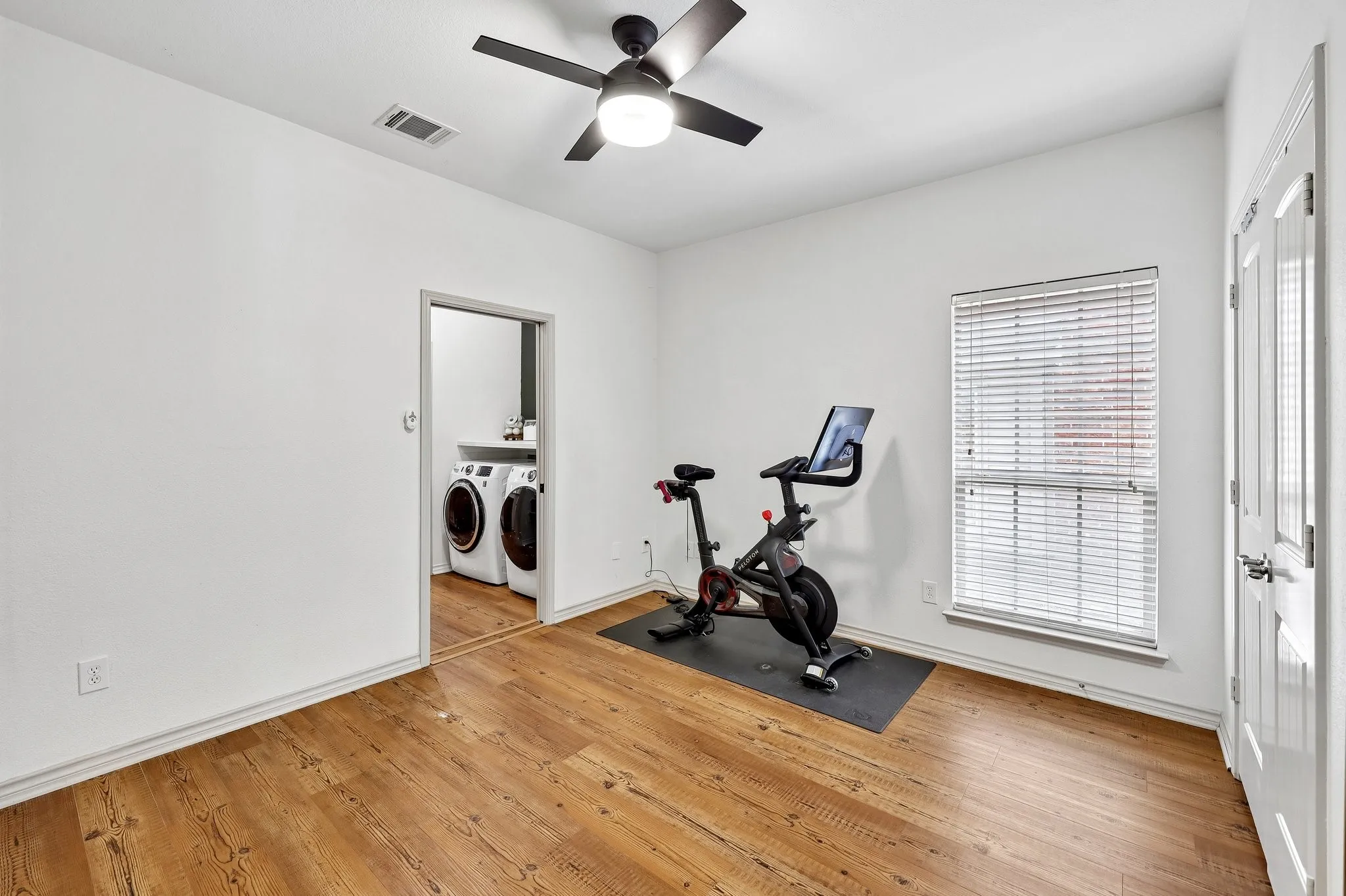 Single Family Residence For Rent in Collin County , 5800 Broken Spur, Mc Kinney, Texas 75070, 5 Bedroom, 3 Bathroom, 2 Garage spaces, 2,924 Sqft, built in 2008, mls#21339890, Real Estate Agent in Mc Kinney, Homes For Rent in Collin county, Homes For Rent in Mc Kinney, Realtor in Mc Kinney Texas, Real Estate Brokerage Independent Realty Texas, Luminita Cordes Realtor