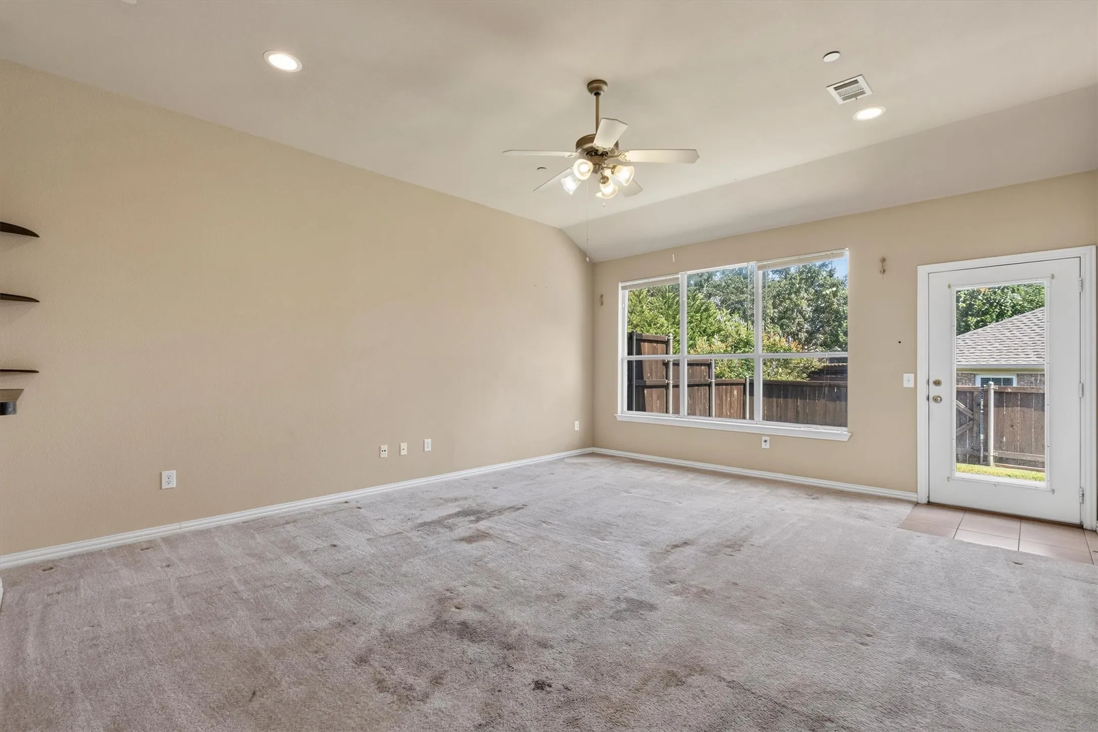 Townhouse For Sale in Collin County , 2833 Mott Street, Plano, Texas 75025, 2 Bedroom, 2 Bathroom, 2 Garage spaces, 1,402 Sqft, built in 2007, mls#21348562, Real Estate Agent in Plano, Homes For Sale in Collin county, Homes For Sale in Plano, Realtor in Plano Texas, Real Estate Brokerage Independent Realty Texas, Luminita Cordes Realtor