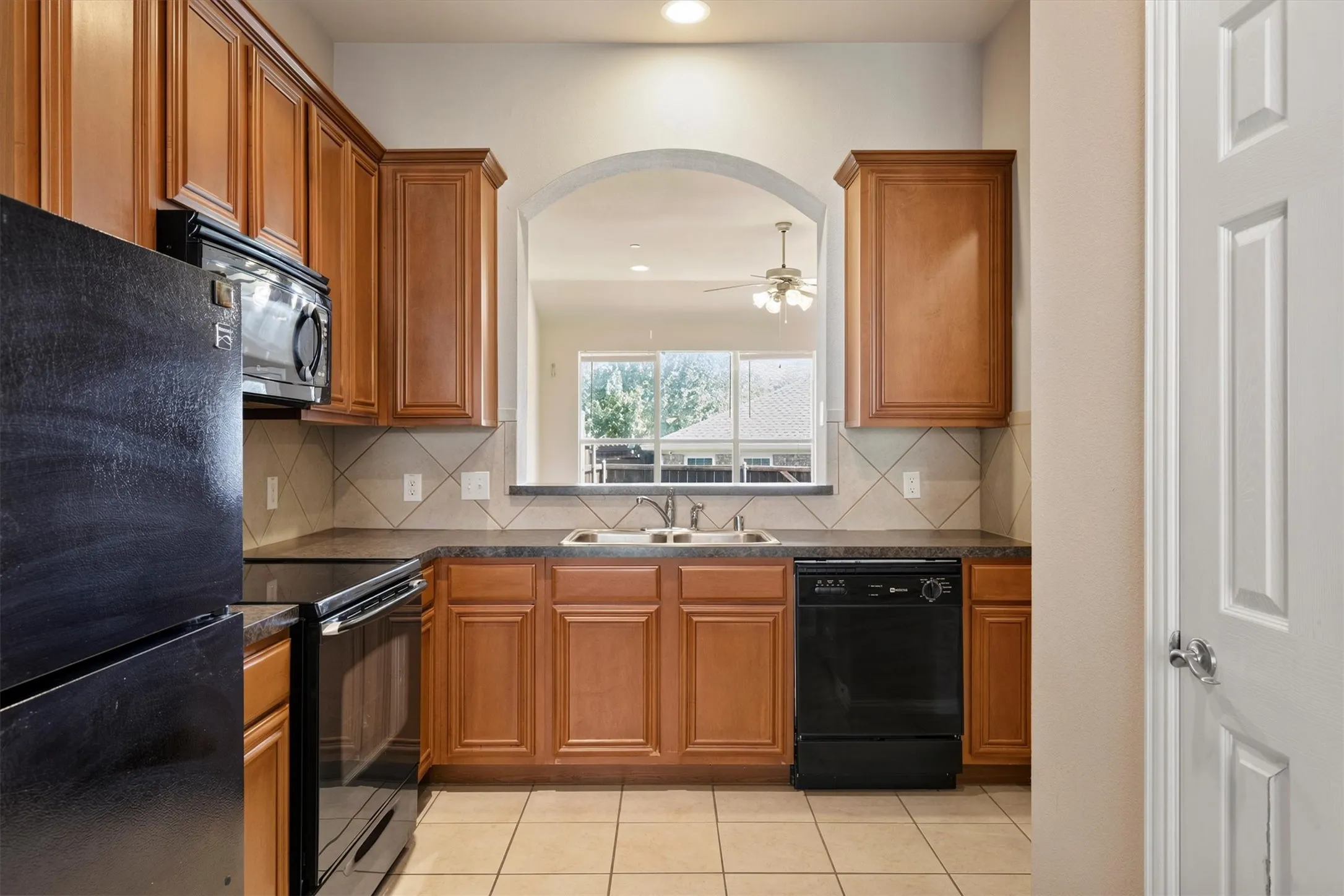 Townhouse For Sale in Collin County , 2833 Mott Street, Plano, Texas 75025, 2 Bedroom, 2 Bathroom, 2 Garage spaces, 1,402 Sqft, built in 2007, mls#21348562, Real Estate Agent in Plano, Homes For Sale in Collin county, Homes For Sale in Plano, Realtor in Plano Texas, Real Estate Brokerage Independent Realty Texas, Luminita Cordes Realtor