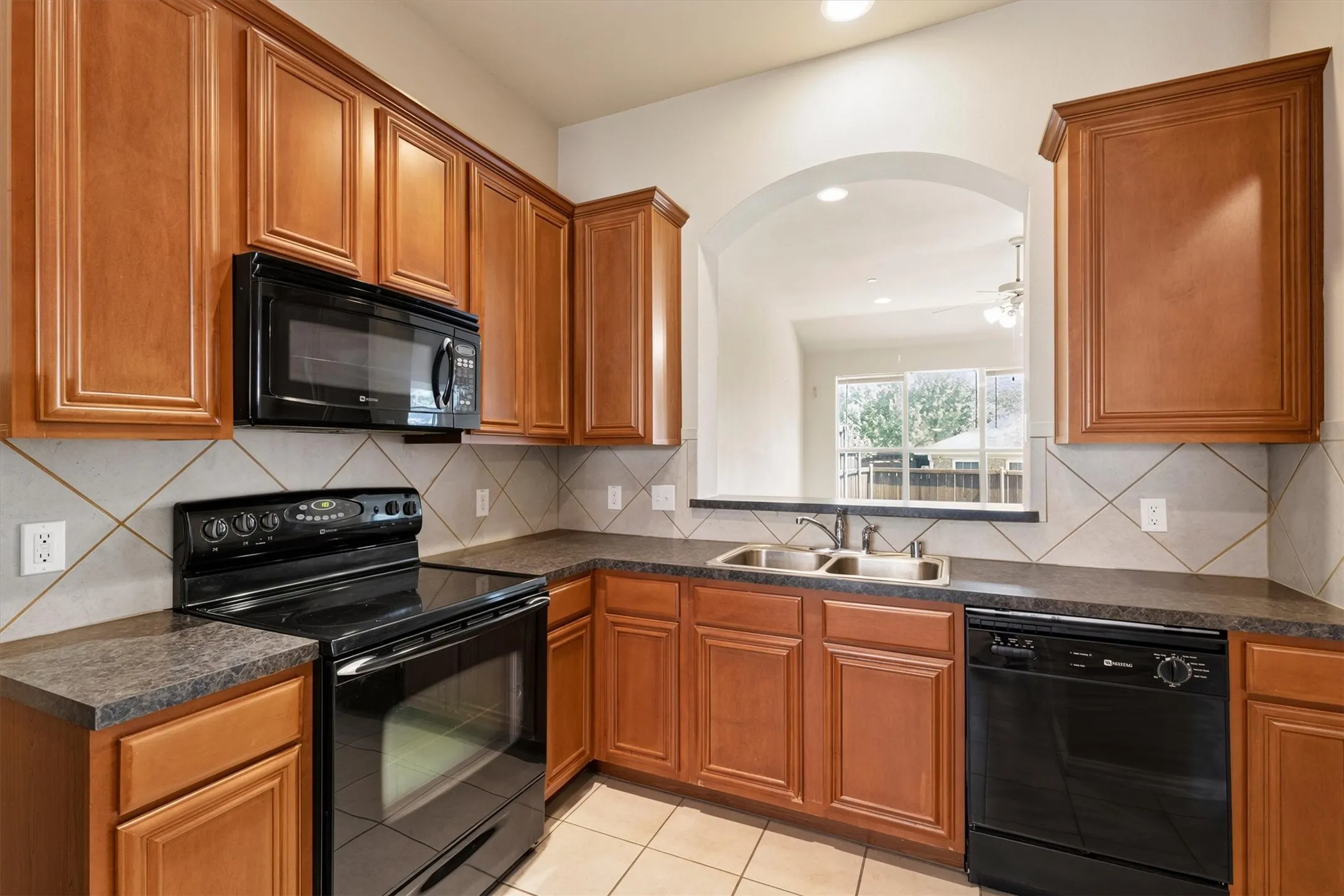 Townhouse For Sale in Collin County , 2833 Mott Street, Plano, Texas 75025, 2 Bedroom, 2 Bathroom, 2 Garage spaces, 1,402 Sqft, built in 2007, mls#21348562, Real Estate Agent in Plano, Homes For Sale in Collin county, Homes For Sale in Plano, Realtor in Plano Texas, Real Estate Brokerage Independent Realty Texas, Luminita Cordes Realtor