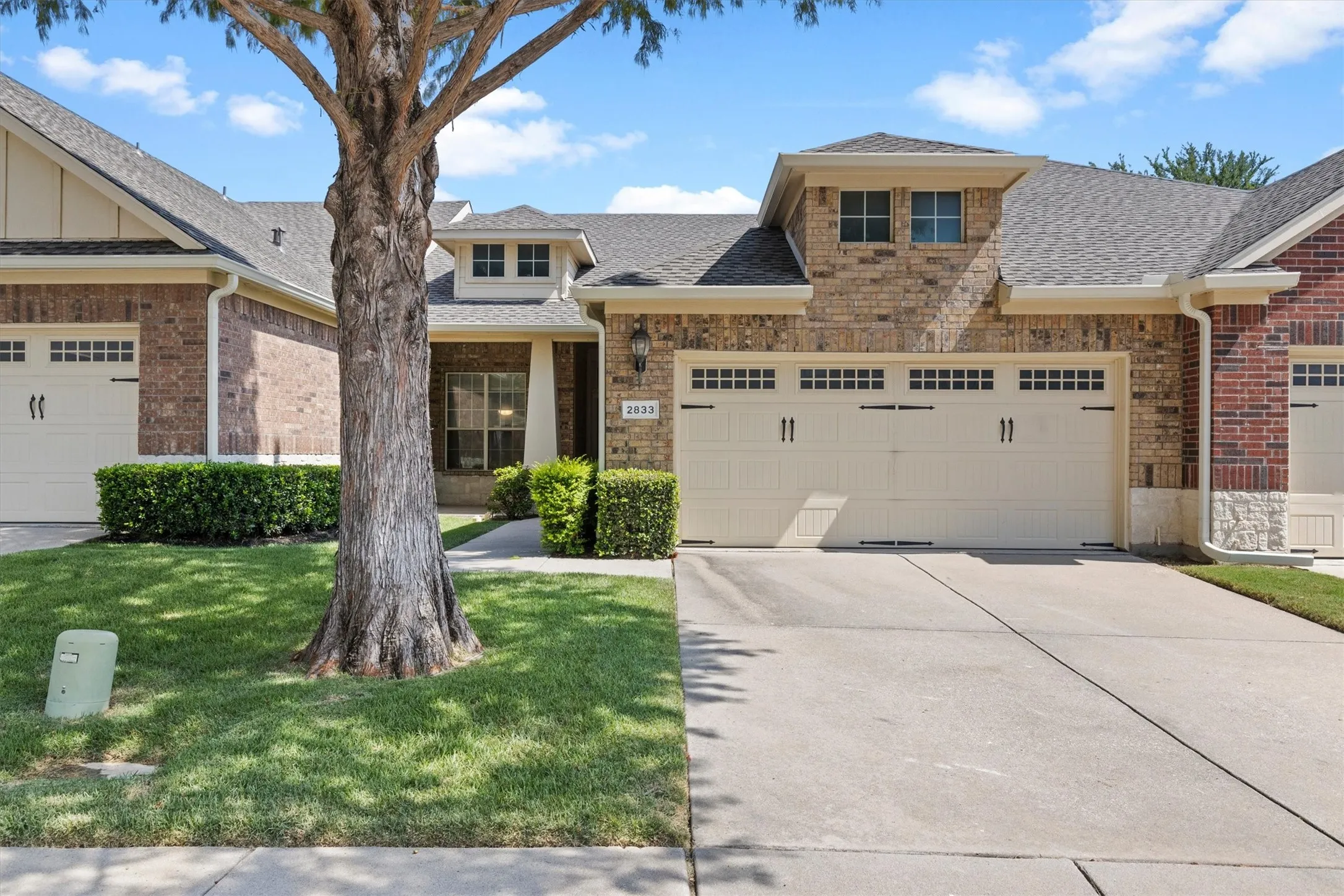Townhouse For Sale in Collin County , 2833 Mott Street, Plano, Texas 75025, 2 Bedroom, 2 Bathroom, 2 Garage spaces, 1,402 Sqft, built in 2007, mls#21348562, Real Estate Agent in Plano, Homes For Sale in Collin county, Homes For Sale in Plano, Realtor in Plano Texas, Real Estate Brokerage Independent Realty Texas, Luminita Cordes Realtor
