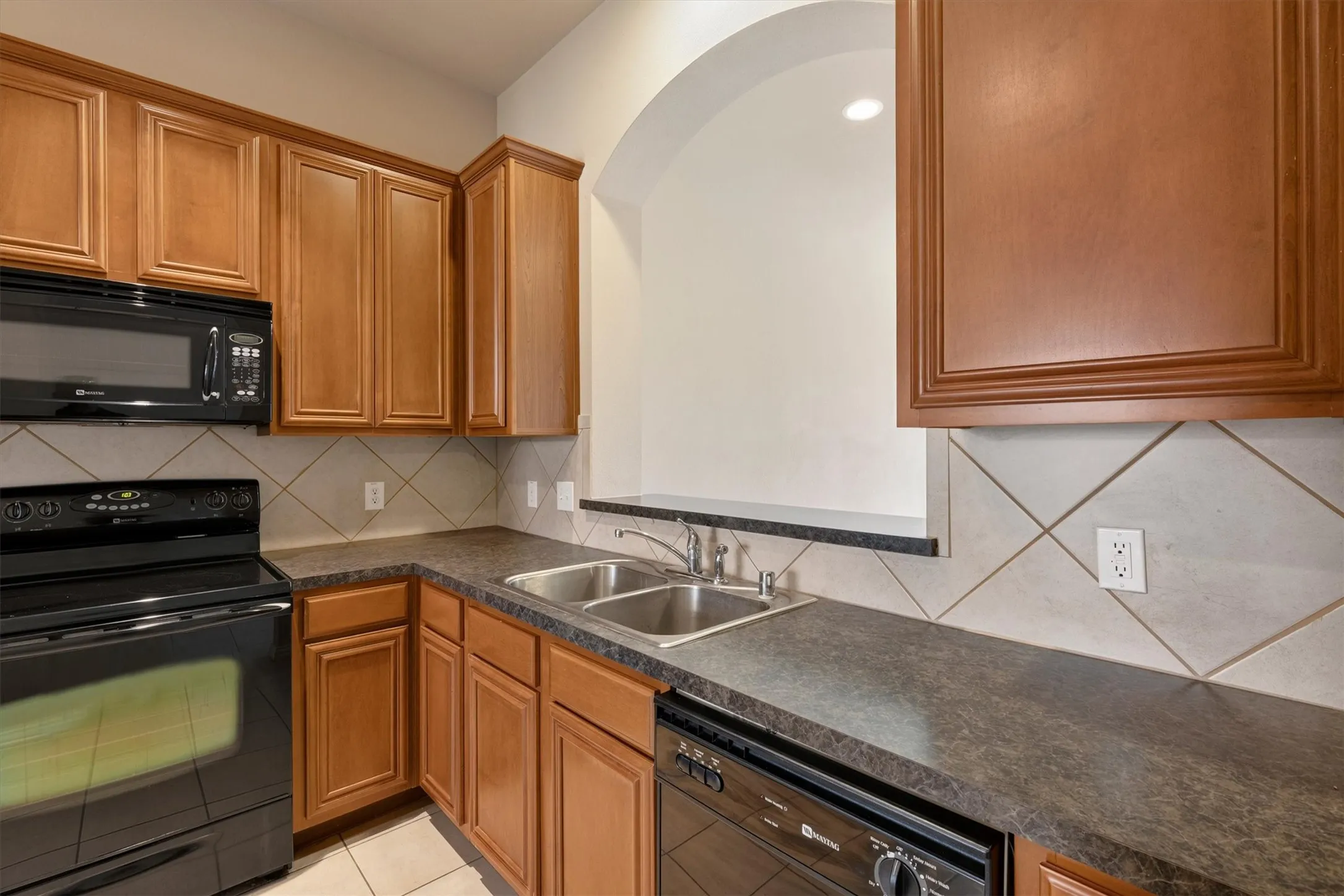 Townhouse For Sale in Collin County , 2833 Mott Street, Plano, Texas 75025, 2 Bedroom, 2 Bathroom, 2 Garage spaces, 1,402 Sqft, built in 2007, mls#21348562, Real Estate Agent in Plano, Homes For Sale in Collin county, Homes For Sale in Plano, Realtor in Plano Texas, Real Estate Brokerage Independent Realty Texas, Luminita Cordes Realtor