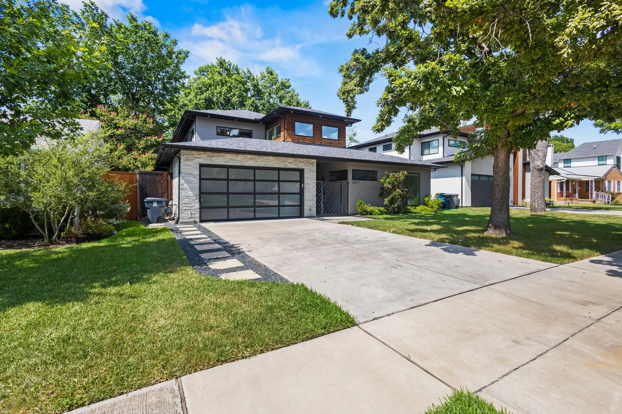 Single Family Residence For Sale in Dallas County , 3871 Clover Lane, Dallas, Texas 75220, 4 Bedroom, 4 Bathroom, 2 Garage spaces, 3,746 Sqft, built in 2020, mls#21348745, Real Estate Agent in Dallas, Homes For Sale in Dallas county, Homes For Sale in Dallas, Realtor in Dallas Texas, Real Estate Brokerage Independent Realty Texas, Luminita Cordes Realtor