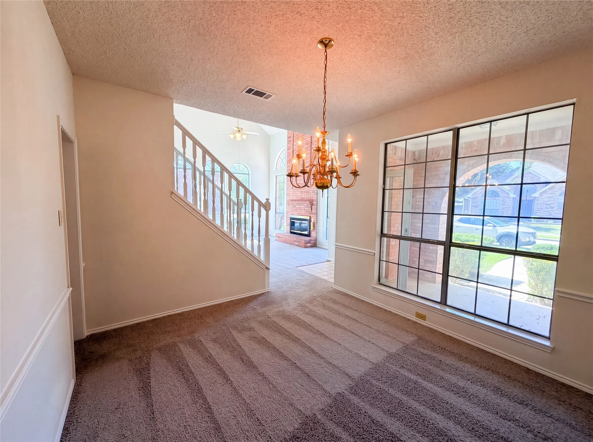 Single Family Residence For Sale in Dallas County , 2909 Lois Lane, Rowlett, Texas 75088, 3 Bedroom, 3 Bathroom, 2 Garage spaces, 1,903 Sqft, built in 1991, mls#21348718, Real Estate Agent in Rowlett, Homes For Sale in Dallas county, Homes For Sale in Rowlett, Realtor in Rowlett Texas, Real Estate Brokerage Independent Realty Texas, Luminita Cordes Realtor