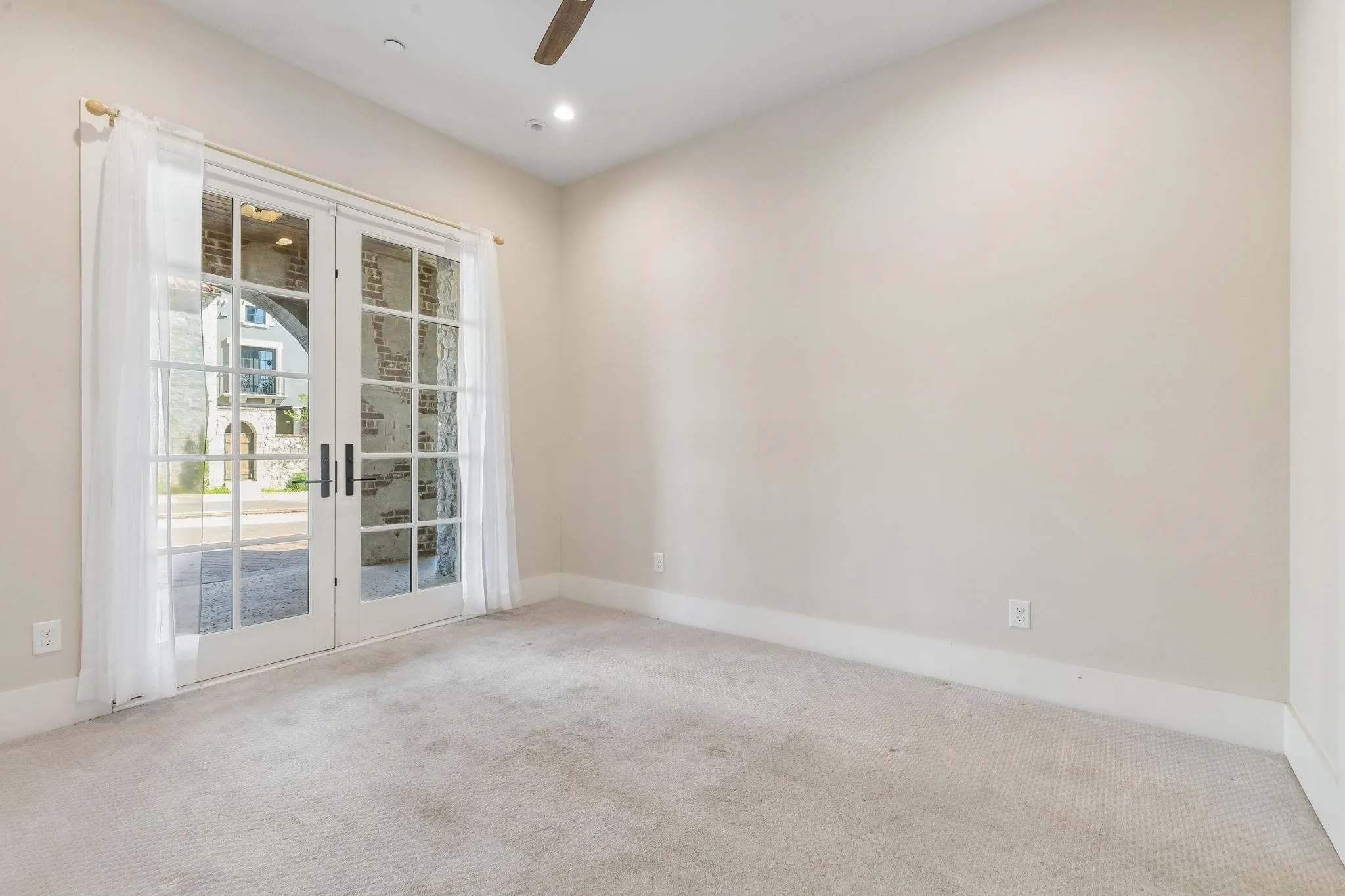 Townhouse For Sale in Tarrant County , 69 Cortes Drive, Westlake, Texas 76262, 3 Bedroom, 4 Bathroom, 2 Garage spaces, 2,038 Sqft, built in 2018, mls#21332907, Real Estate Agent in Westlake, Homes For Sale in Tarrant county, Homes For Sale in Westlake, Realtor in Westlake Texas, Real Estate Brokerage Independent Realty Texas, Luminita Cordes Realtor