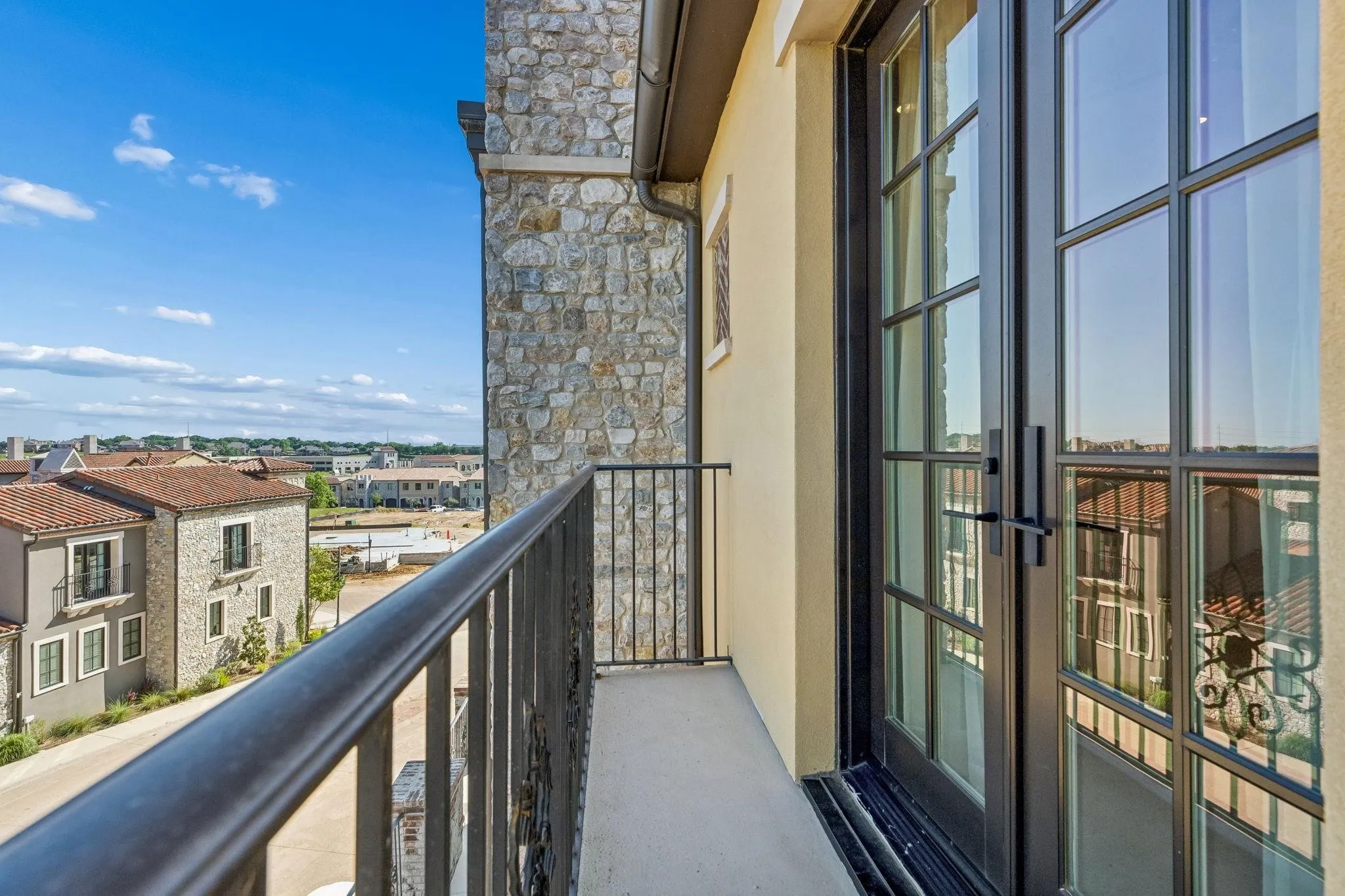 Townhouse For Rent in Tarrant County , 69 Cortes Drive, Westlake, Texas 76262, 3 Bedrooms, 4 Bathrooms, 2 Garage spaces, 2,038 Sqft, built in 2018, Price $7,800, mls#21332983, Real Estate Agent in Westlake, Homes For Rent in Tarrant county, Homes For Rent in Westlake, Realtor in Westlake Texas, Real Estate Brokerage Independent Realty Texas, Luminita Cordes Realtor