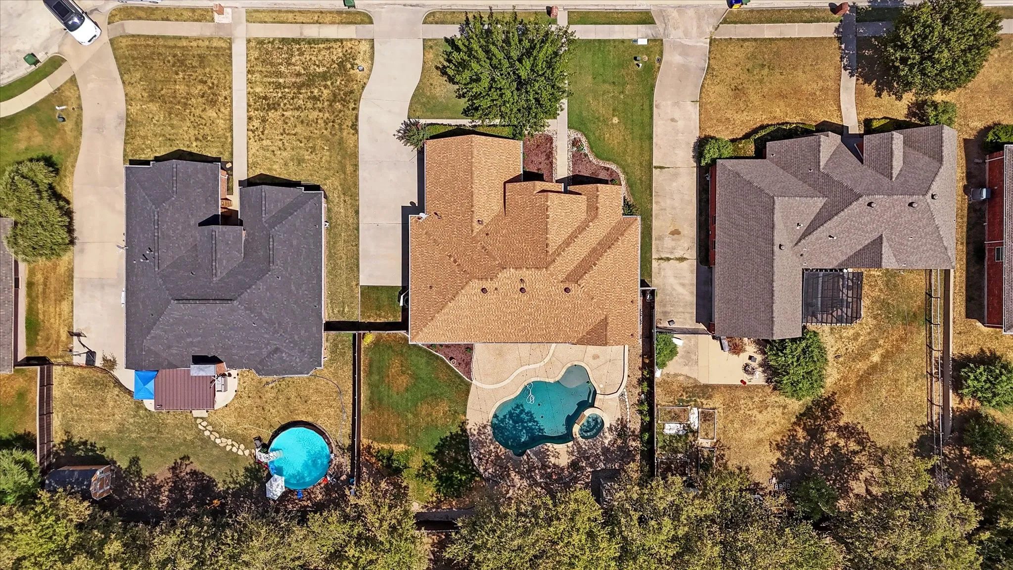 Single Family Residence For Sale in Denton County , 415 Valley View Lane, Krum, Texas 76249, 3 Bedroom, 2 Bathroom, 2 Garage spaces, 2,029 Sqft, built in 2001, mls#21348760, Real Estate Agent in Krum, Homes For Sale in Denton county, Homes For Sale in Krum, Realtor in Krum Texas, Real Estate Brokerage Independent Realty Texas, Luminita Cordes Realtor