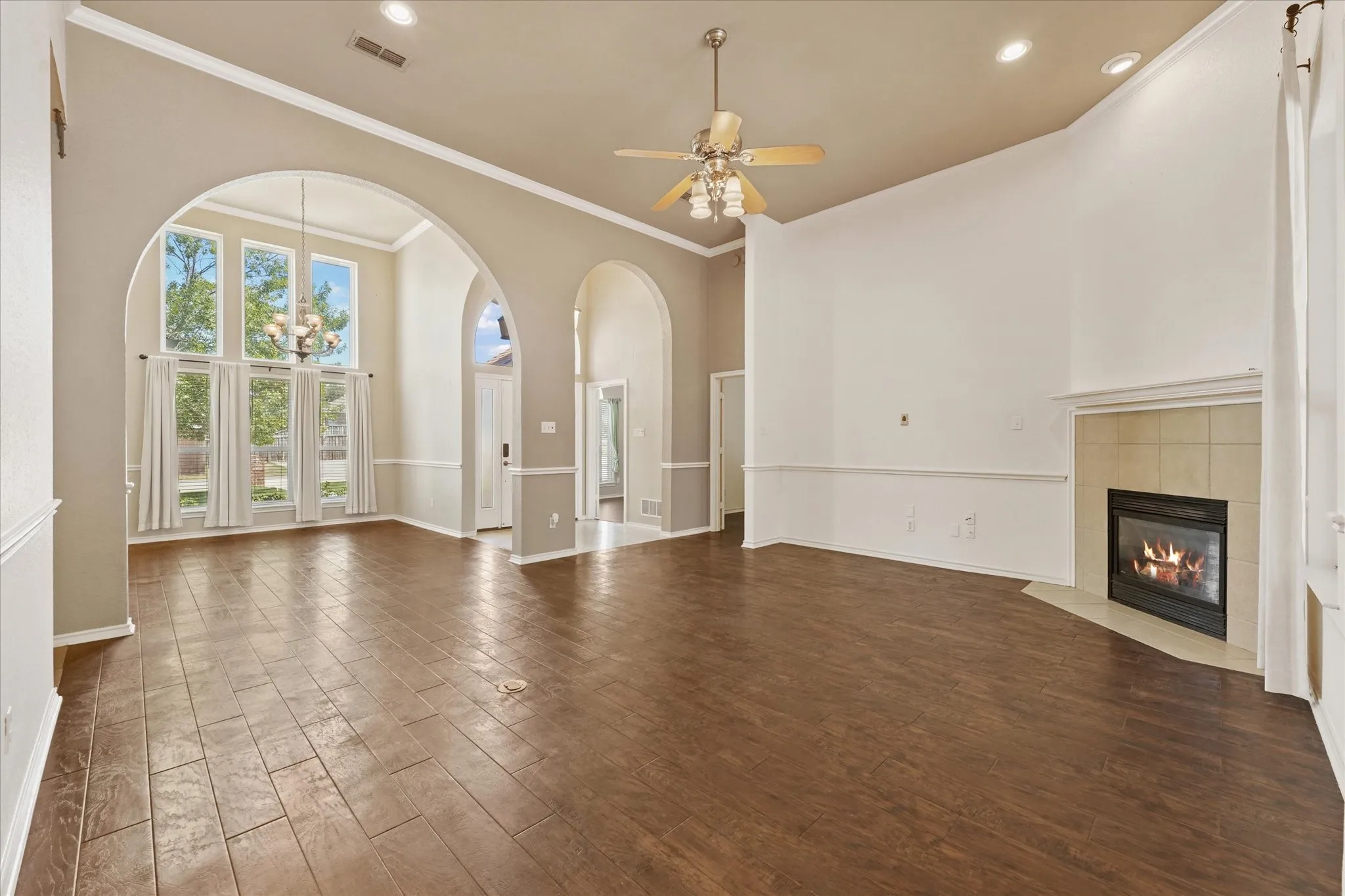Single Family Residence For Sale in Denton County , 415 Valley View Lane, Krum, Texas 76249, 3 Bedroom, 2 Bathroom, 2 Garage spaces, 2,029 Sqft, built in 2001, mls#21348760, Real Estate Agent in Krum, Homes For Sale in Denton county, Homes For Sale in Krum, Realtor in Krum Texas, Real Estate Brokerage Independent Realty Texas, Luminita Cordes Realtor