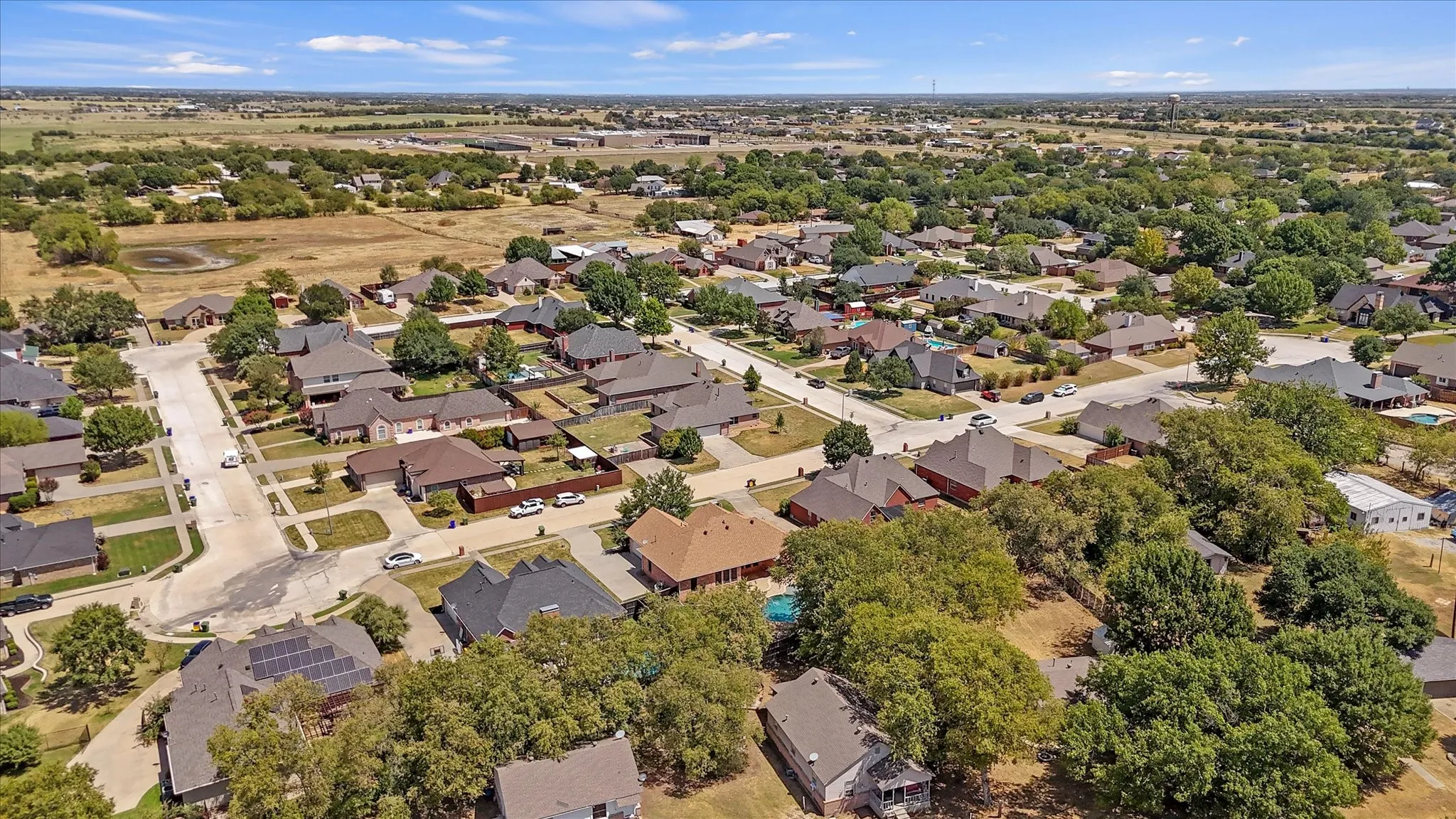 Single Family Residence For Sale in Denton County , 415 Valley View Lane, Krum, Texas 76249, 3 Bedroom, 2 Bathroom, 2 Garage spaces, 2,029 Sqft, built in 2001, mls#21348760, Real Estate Agent in Krum, Homes For Sale in Denton county, Homes For Sale in Krum, Realtor in Krum Texas, Real Estate Brokerage Independent Realty Texas, Luminita Cordes Realtor