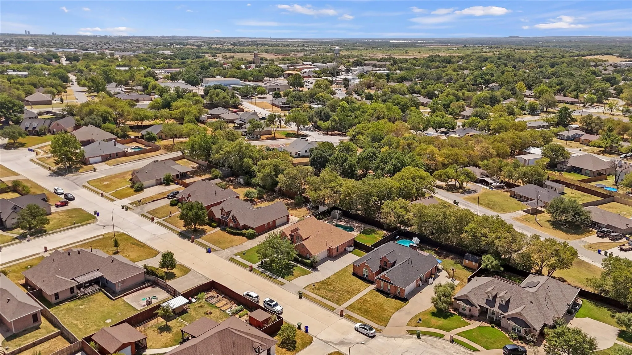 Single Family Residence For Sale in Denton County , 415 Valley View Lane, Krum, Texas 76249, 3 Bedroom, 2 Bathroom, 2 Garage spaces, 2,029 Sqft, built in 2001, mls#21348760, Real Estate Agent in Krum, Homes For Sale in Denton county, Homes For Sale in Krum, Realtor in Krum Texas, Real Estate Brokerage Independent Realty Texas, Luminita Cordes Realtor