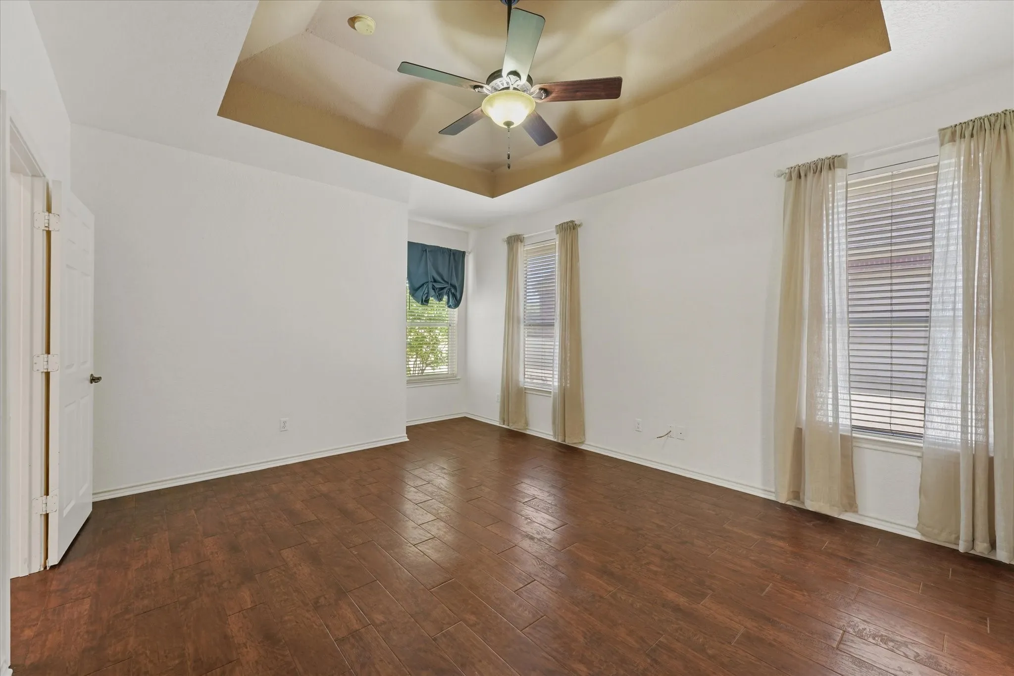 Single Family Residence For Sale in Denton County , 415 Valley View Lane, Krum, Texas 76249, 3 Bedroom, 2 Bathroom, 2 Garage spaces, 2,029 Sqft, built in 2001, mls#21348760, Real Estate Agent in Krum, Homes For Sale in Denton county, Homes For Sale in Krum, Realtor in Krum Texas, Real Estate Brokerage Independent Realty Texas, Luminita Cordes Realtor
