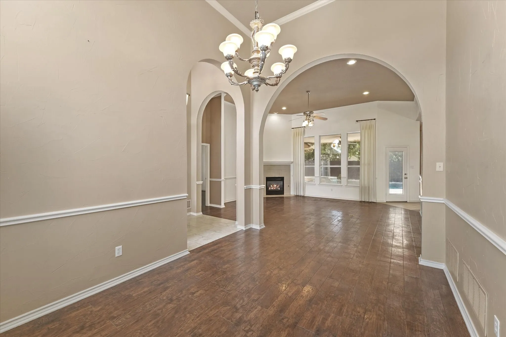 Single Family Residence For Sale in Denton County , 415 Valley View Lane, Krum, Texas 76249, 3 Bedroom, 2 Bathroom, 2 Garage spaces, 2,029 Sqft, built in 2001, mls#21348760, Real Estate Agent in Krum, Homes For Sale in Denton county, Homes For Sale in Krum, Realtor in Krum Texas, Real Estate Brokerage Independent Realty Texas, Luminita Cordes Realtor