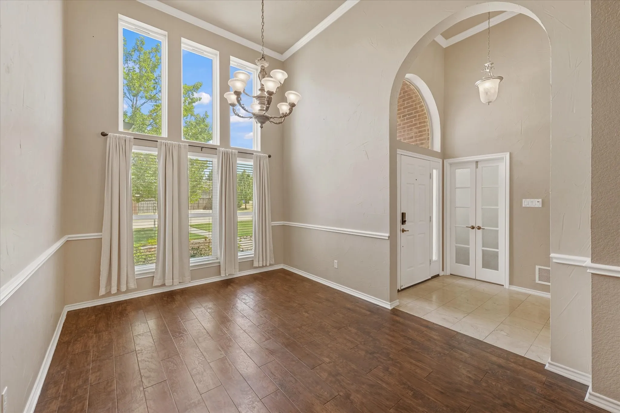 Single Family Residence For Sale in Denton County , 415 Valley View Lane, Krum, Texas 76249, 3 Bedroom, 2 Bathroom, 2 Garage spaces, 2,029 Sqft, built in 2001, mls#21348760, Real Estate Agent in Krum, Homes For Sale in Denton county, Homes For Sale in Krum, Realtor in Krum Texas, Real Estate Brokerage Independent Realty Texas, Luminita Cordes Realtor