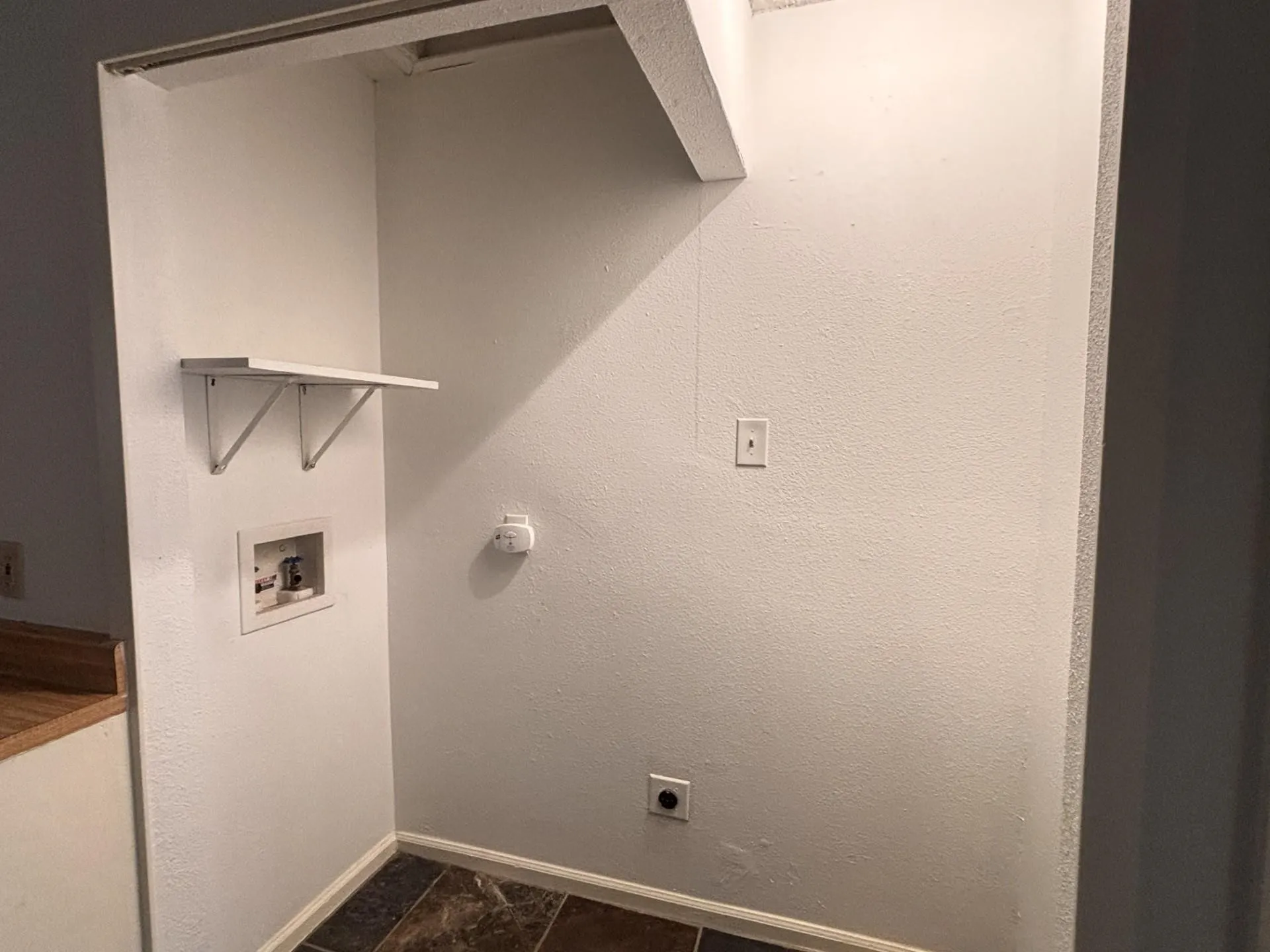 Single Family Residence For Rent in Tarrant County , 1821 Donna Street, Arlington, Texas 76013, 3 Bedroom, 2 Bathroom, Garage spaces, 1,211 Sqft, built in 1953, mls#21348794, Real Estate Agent in Arlington, Homes For Rent in Tarrant county, Homes For Rent in Arlington, Realtor in Arlington Texas, Real Estate Brokerage Independent Realty Texas, Luminita Cordes Realtor
