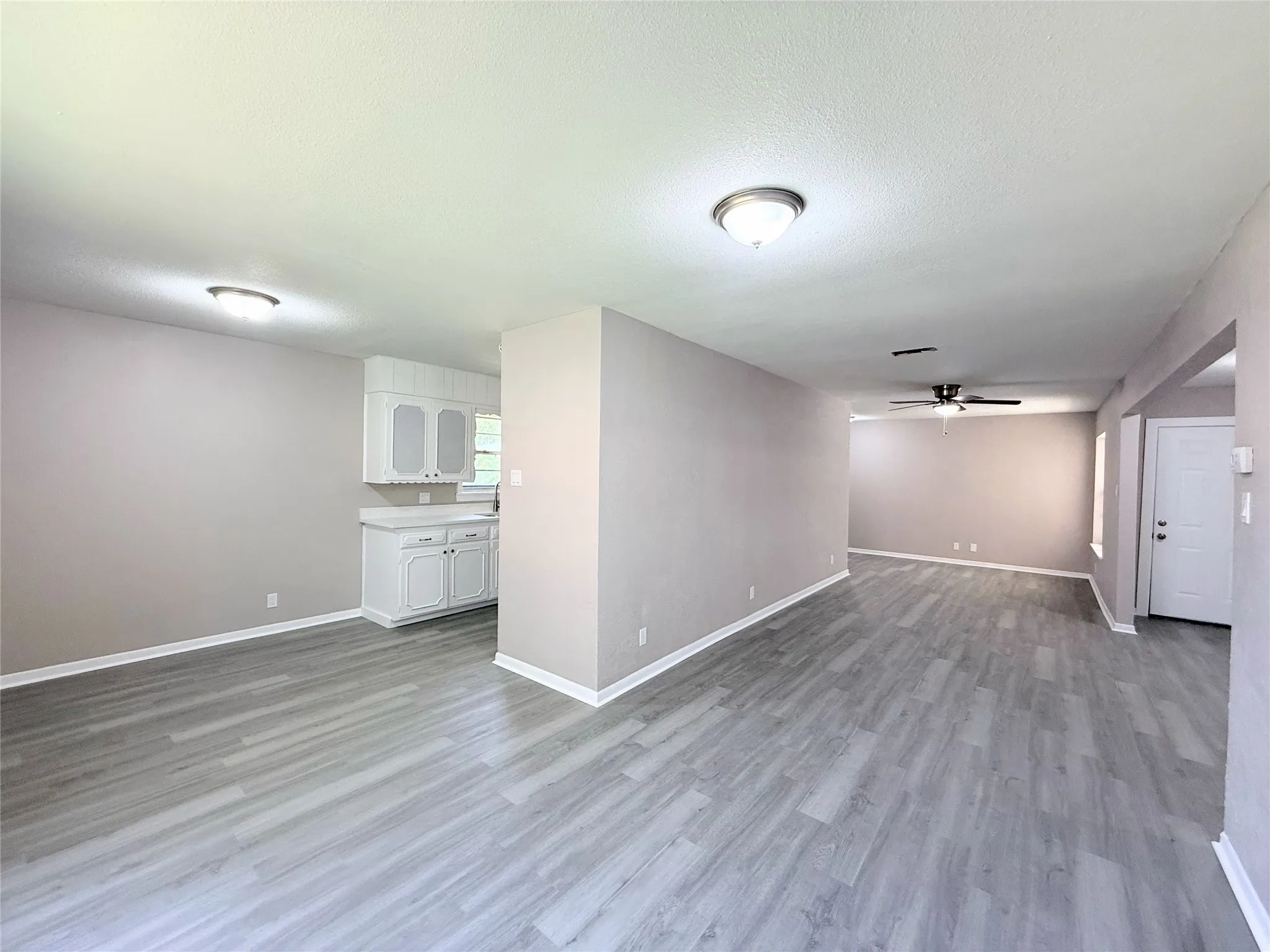 Single Family Residence For Rent in Grayson County , 1228 Oak Drive, Denison, Texas 75020, 3 Bedroom, 2 Bathroom, Garage spaces, 1,596 Sqft, built in 1960, mls#21347380, Real Estate Agent in Denison, Homes For Rent in Grayson county, Homes For Rent in Denison, Realtor in Denison Texas, Real Estate Brokerage Independent Realty Texas, Luminita Cordes Realtor