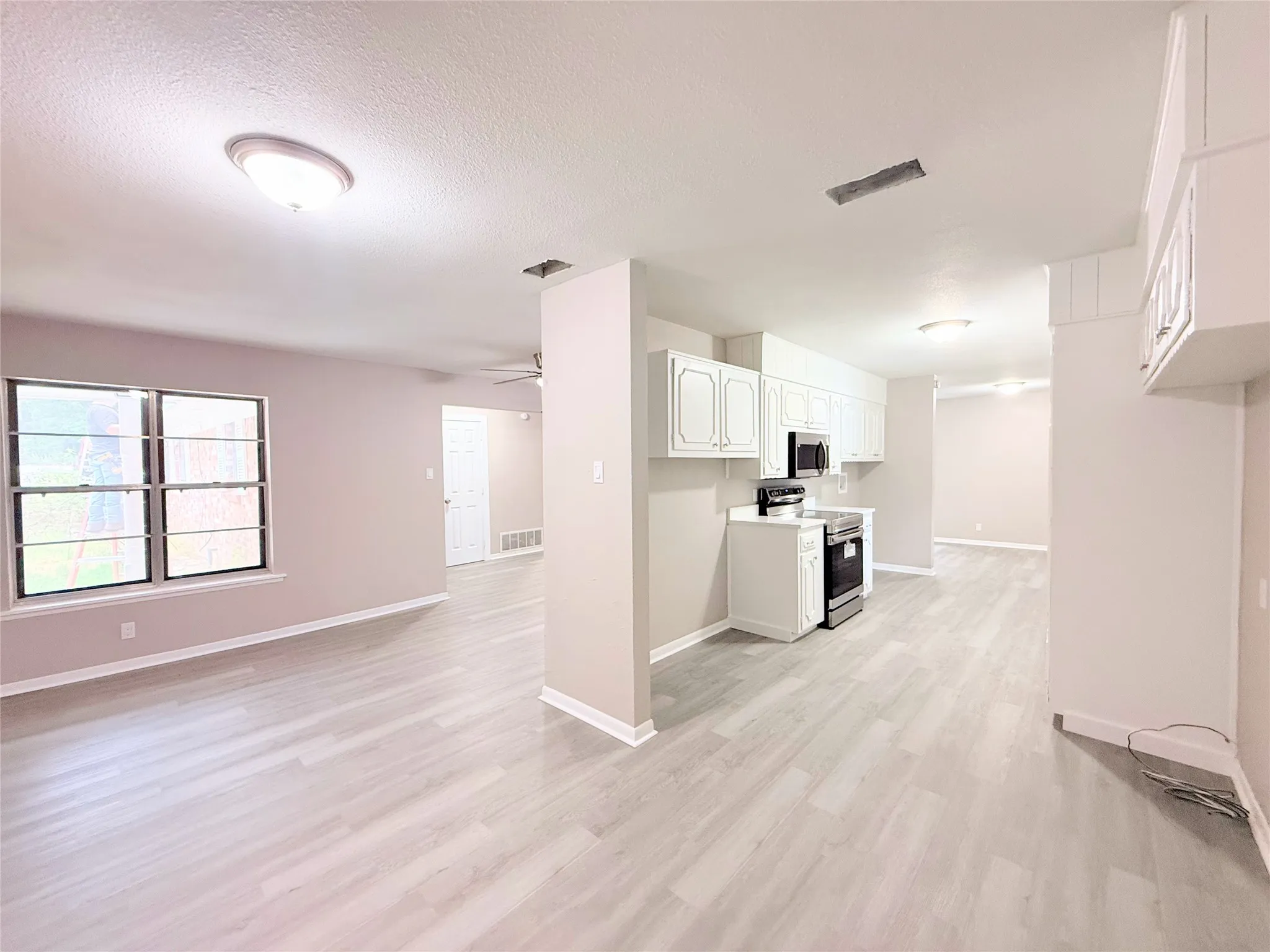 Single Family Residence For Rent in Grayson County , 1228 Oak Drive, Denison, Texas 75020, 3 Bedroom, 2 Bathroom, Garage spaces, 1,596 Sqft, built in 1960, mls#21347380, Real Estate Agent in Denison, Homes For Rent in Grayson county, Homes For Rent in Denison, Realtor in Denison Texas, Real Estate Brokerage Independent Realty Texas, Luminita Cordes Realtor