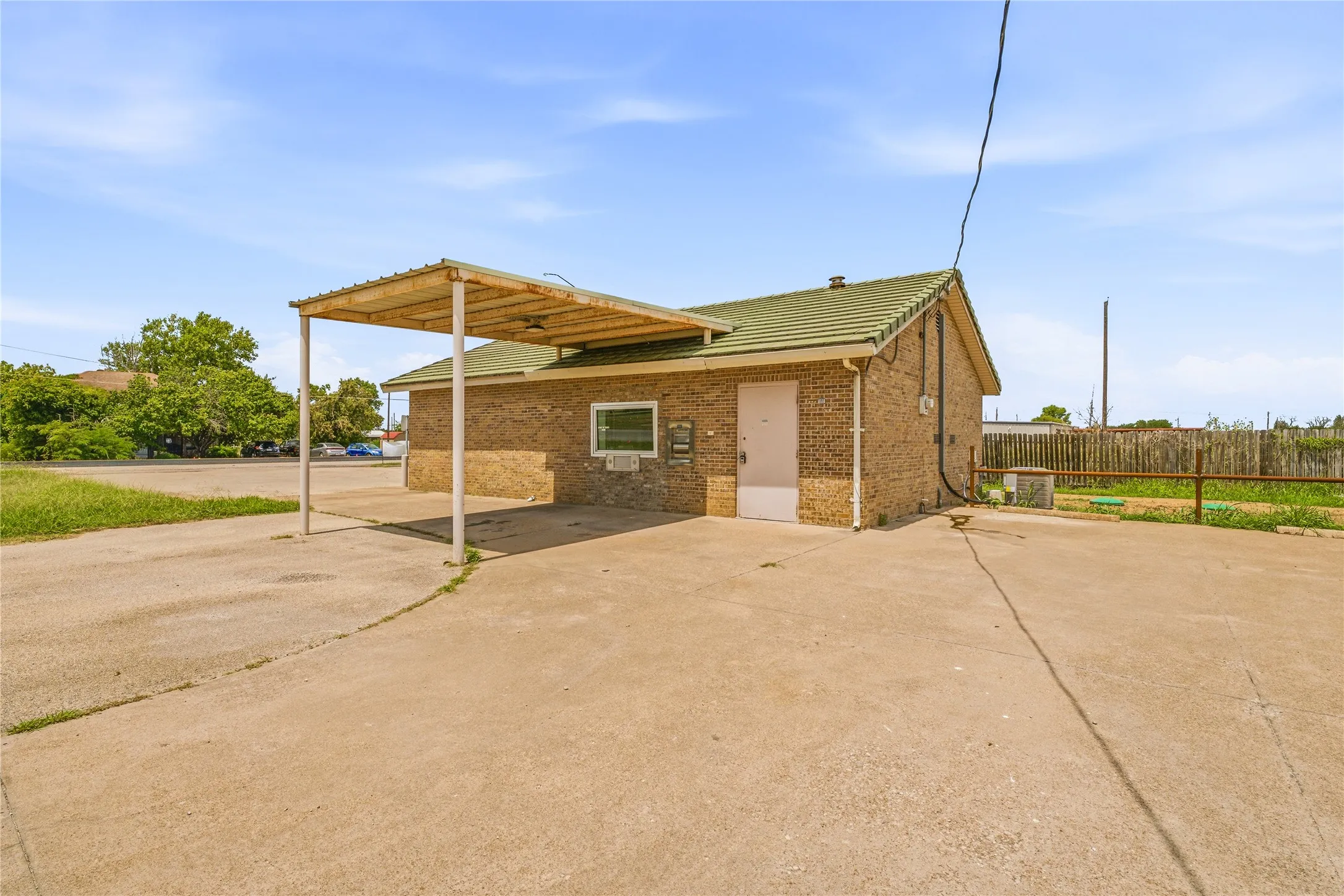 Office For Rent in Parker County , 107 Fannin Street, Millsap, Texas 76066, 0, 0, Garage spaces, 0 Sqft, built in 0, Price $2,500, mls#21347280, Real Estate Agent in Millsap, Homes For Rent in Parker county, Homes For Rent in Millsap, Realtor in Millsap Texas, Real Estate Brokerage Independent Realty Texas, Luminita Cordes Realtor