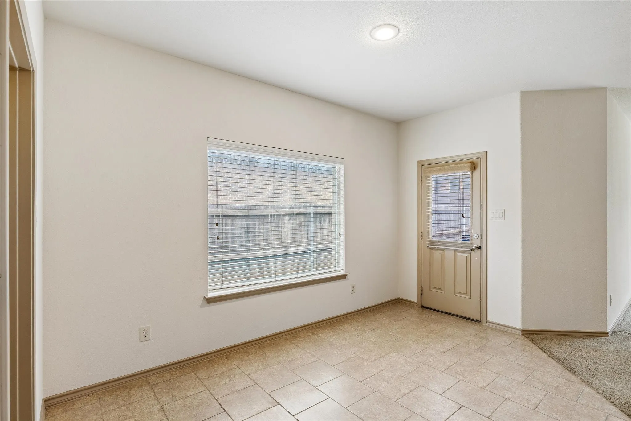 Single Family Residence For Sale in Tarrant County , 10400 Mono Lake Road, Fort Worth, Texas 76177, 3 Bedroom, 3 Bathroom, 2 Garage spaces, 2,366 Sqft, built in 2012, mls#21348726, Real Estate Agent in Fort Worth, Homes For Sale in Tarrant county, Homes For Sale in Fort Worth, Realtor in Fort Worth Texas, Real Estate Brokerage Independent Realty Texas, Luminita Cordes Realtor