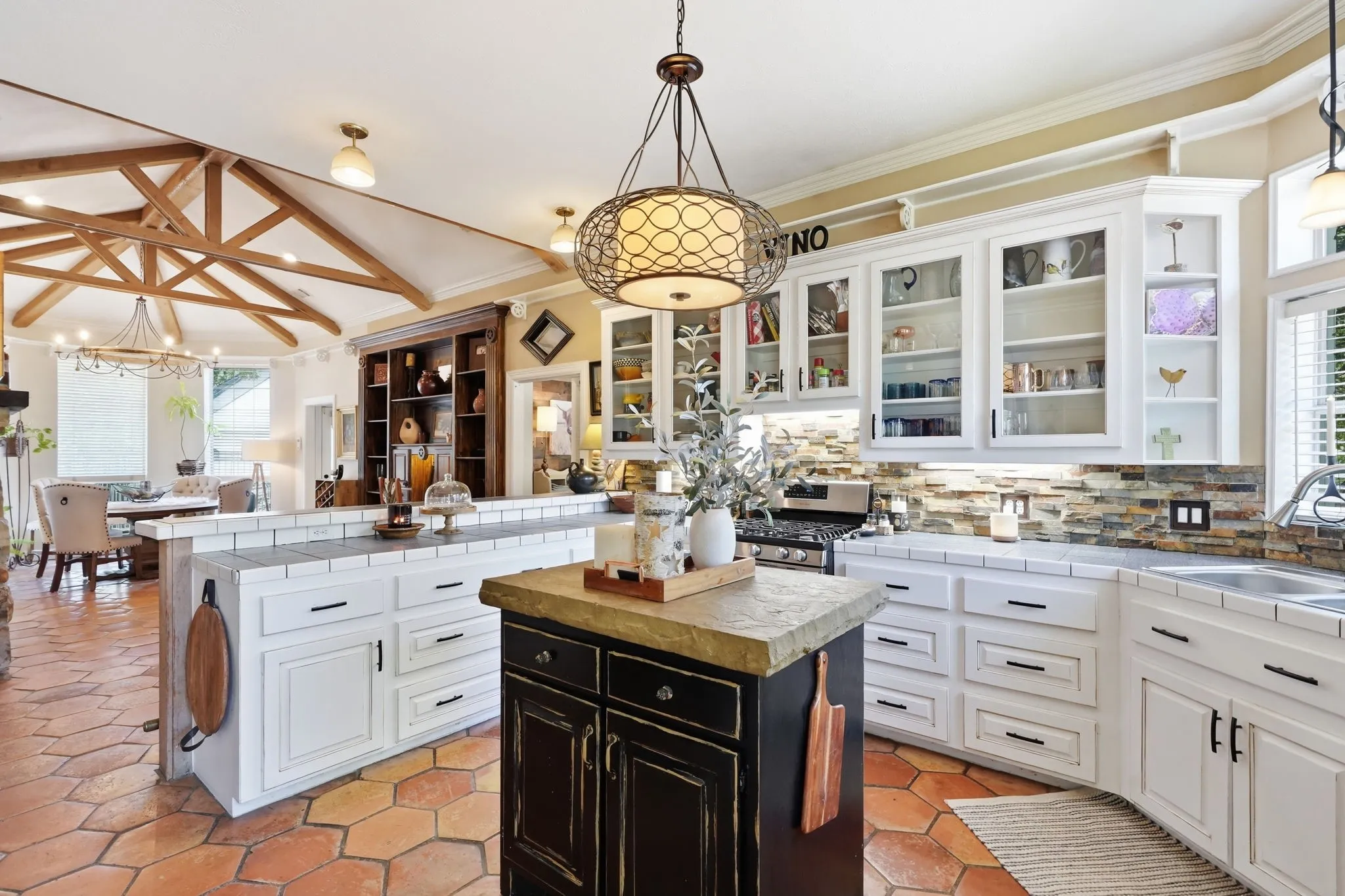 Single Family Residence For Sale in Tarrant County , 1244 Johnson Road, Keller, Texas 76248, 4 Bedroom, 3 Bathroom, 2 Garage spaces, 2,826 Sqft, built in 1990, mls#21343537, Real Estate Agent in Keller, Homes For Sale in Tarrant county, Homes For Sale in Keller, Realtor in Keller Texas, Real Estate Brokerage Independent Realty Texas, Luminita Cordes Realtor