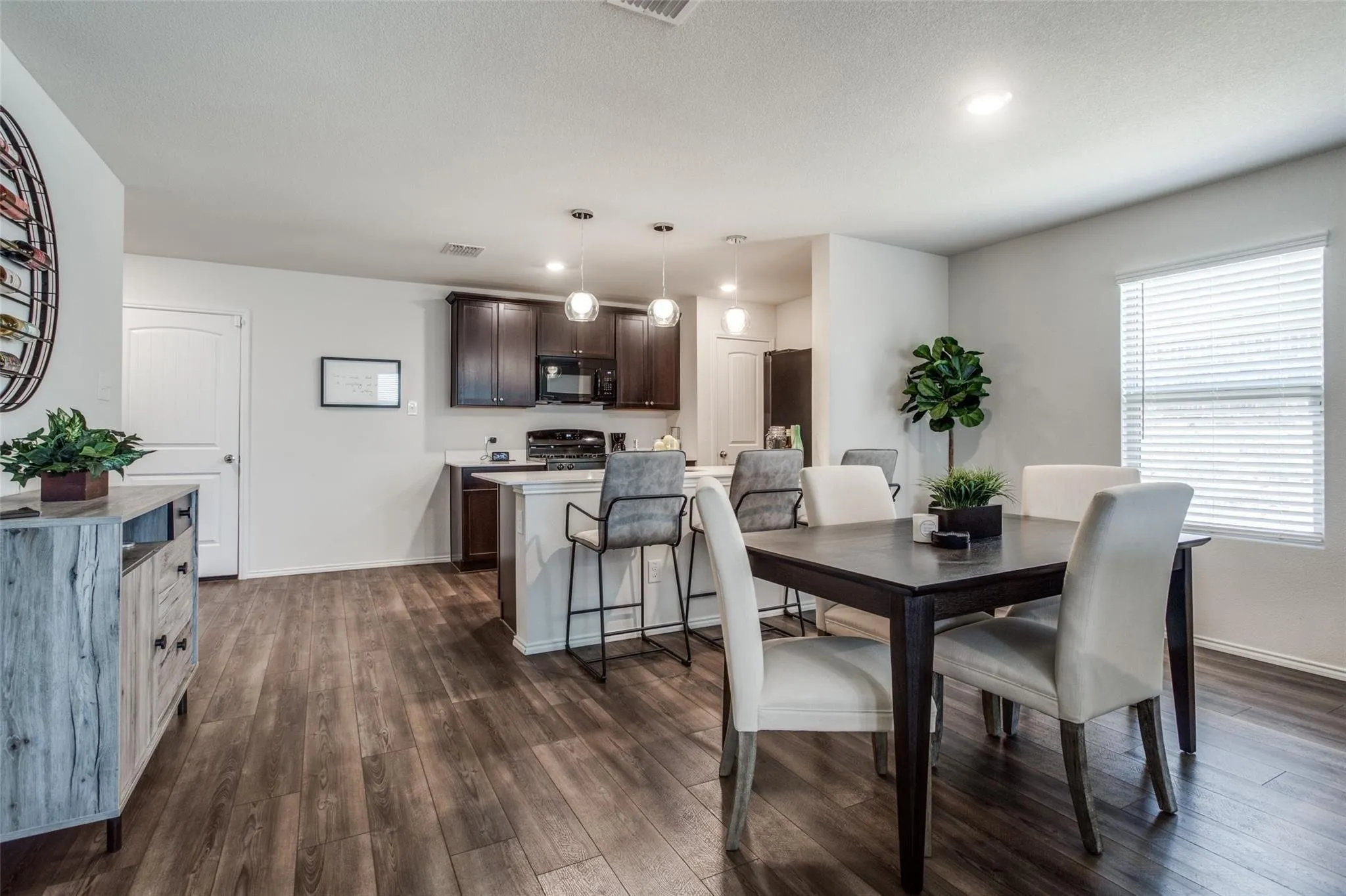 Single Family Residence For Rent in Collin County , 425 Sweet Shade Lane, Princeton, Texas 75407, 3 Bedrooms, 2 Bathrooms, 2 Garage spaces, 1,516 Sqft, built in 2020, Price $1,950, mls#21348815, Real Estate Agent in Princeton, Homes For Rent in Collin county, Homes For Rent in Princeton, Realtor in Princeton Texas, Real Estate Brokerage Independent Realty Texas, Luminita Cordes Realtor