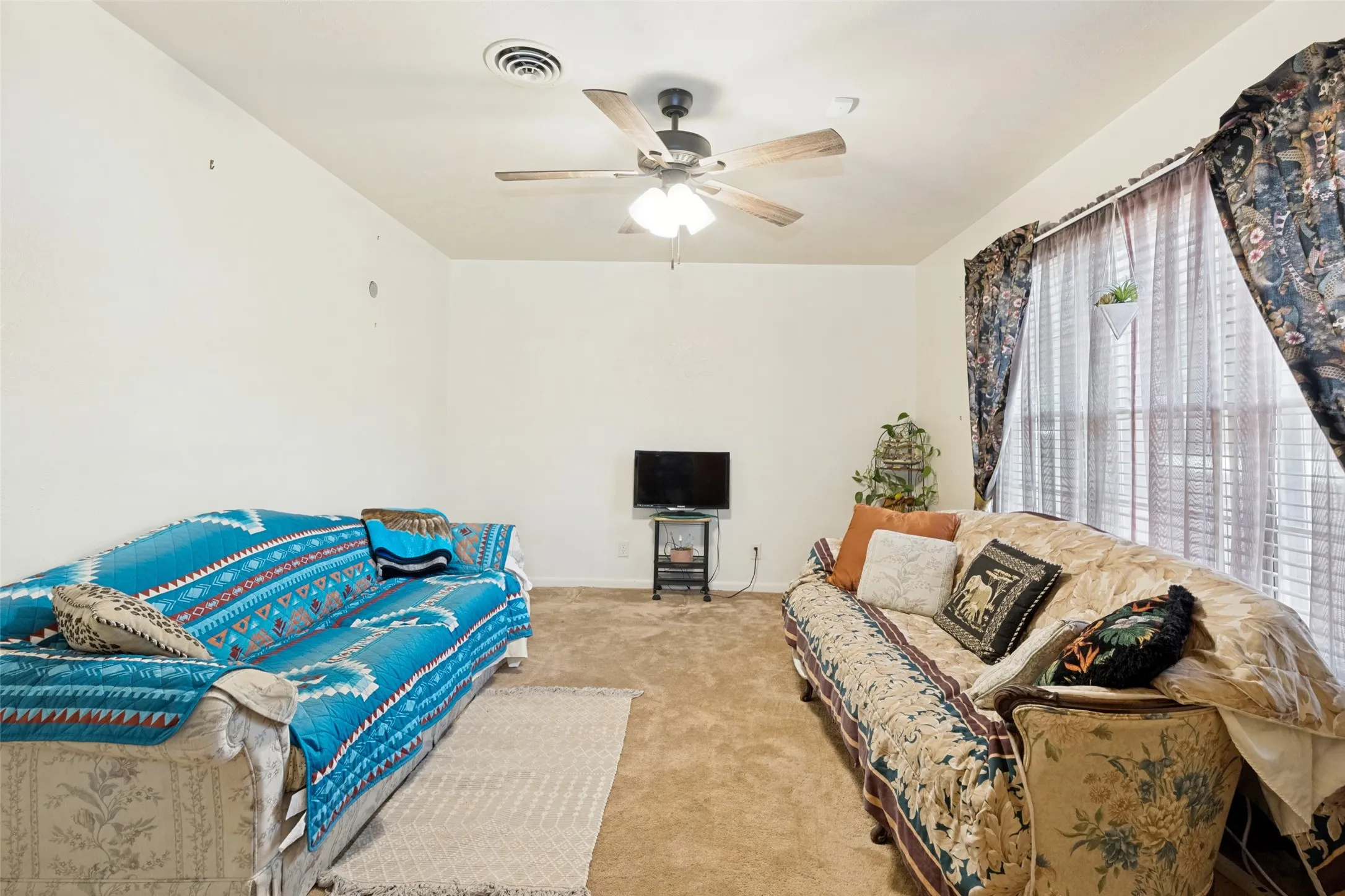 Single Family Residence For Sale in Parker County , 1012 Rosebud Drive, Azle, Texas 76020, 2 Bedroom, 1 Bathroom, 1 Garage spaces, 1,086 Sqft, built in 0, mls#21347799, Real Estate Agent in Azle, Homes For Sale in Parker county, Homes For Sale in Azle, Realtor in Azle Texas, Real Estate Brokerage Independent Realty Texas, Luminita Cordes Realtor