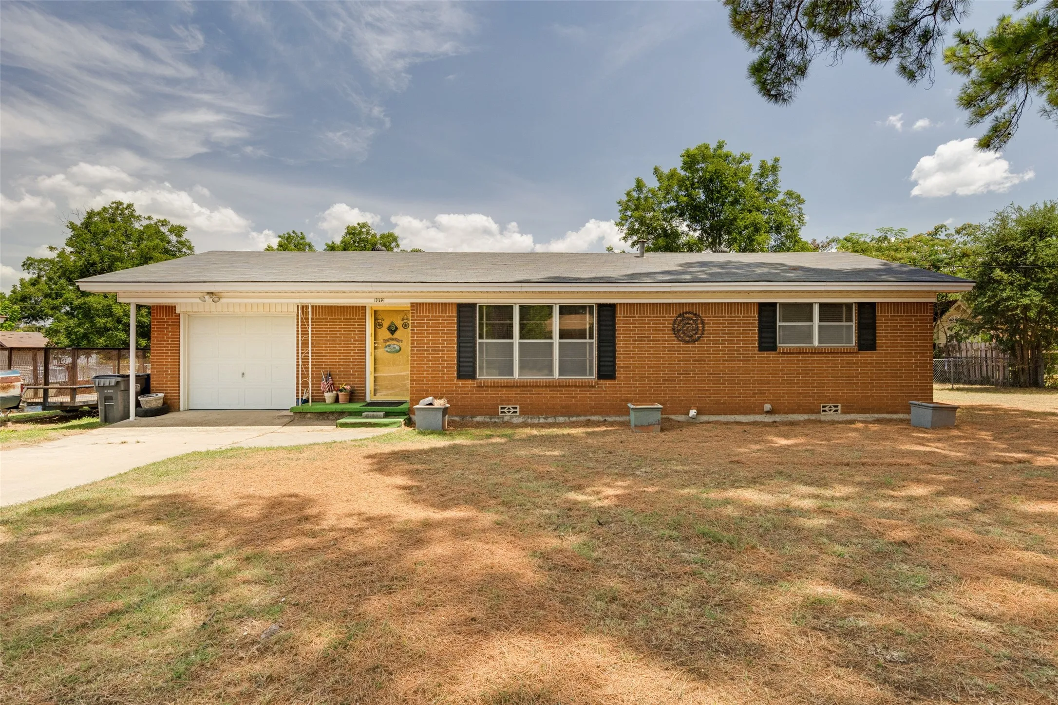 Single Family Residence For Sale in Parker County , 1012 Rosebud Drive, Azle, Texas 76020, 2 Bedroom, 1 Bathroom, 1 Garage spaces, 1,086 Sqft, built in 0, mls#21347799, Real Estate Agent in Azle, Homes For Sale in Parker county, Homes For Sale in Azle, Realtor in Azle Texas, Real Estate Brokerage Independent Realty Texas, Luminita Cordes Realtor