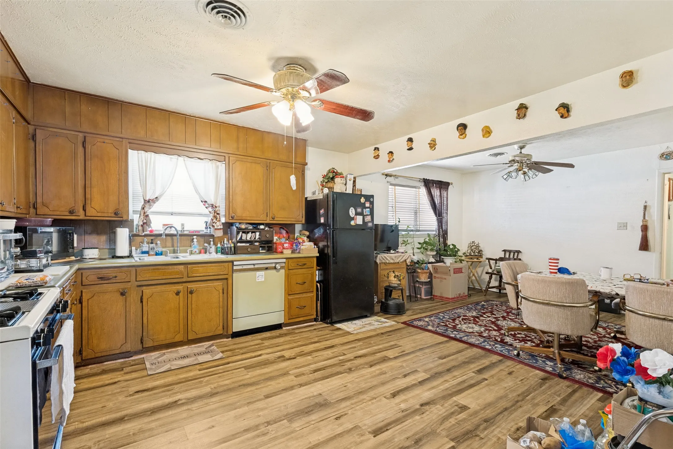 Single Family Residence For Sale in Parker County , 1012 Rosebud Drive, Azle, Texas 76020, 2 Bedroom, 1 Bathroom, 1 Garage spaces, 1,086 Sqft, built in 0, mls#21347799, Real Estate Agent in Azle, Homes For Sale in Parker county, Homes For Sale in Azle, Realtor in Azle Texas, Real Estate Brokerage Independent Realty Texas, Luminita Cordes Realtor