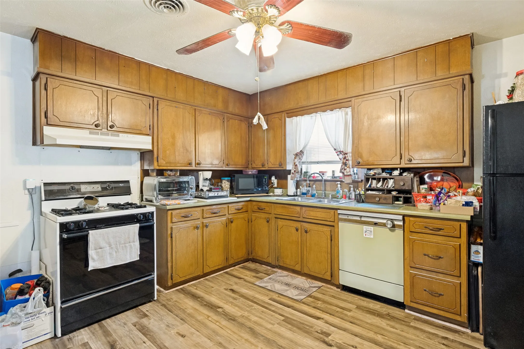 Single Family Residence For Sale in Parker County , 1012 Rosebud Drive, Azle, Texas 76020, 2 Bedroom, 1 Bathroom, 1 Garage spaces, 1,086 Sqft, built in 0, mls#21347799, Real Estate Agent in Azle, Homes For Sale in Parker county, Homes For Sale in Azle, Realtor in Azle Texas, Real Estate Brokerage Independent Realty Texas, Luminita Cordes Realtor