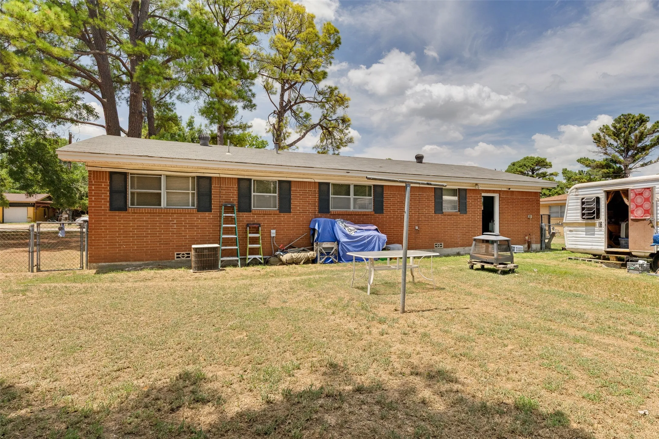 Single Family Residence For Sale in Parker County , 1012 Rosebud Drive, Azle, Texas 76020, 2 Bedroom, 1 Bathroom, 1 Garage spaces, 1,086 Sqft, built in 0, mls#21347799, Real Estate Agent in Azle, Homes For Sale in Parker county, Homes For Sale in Azle, Realtor in Azle Texas, Real Estate Brokerage Independent Realty Texas, Luminita Cordes Realtor