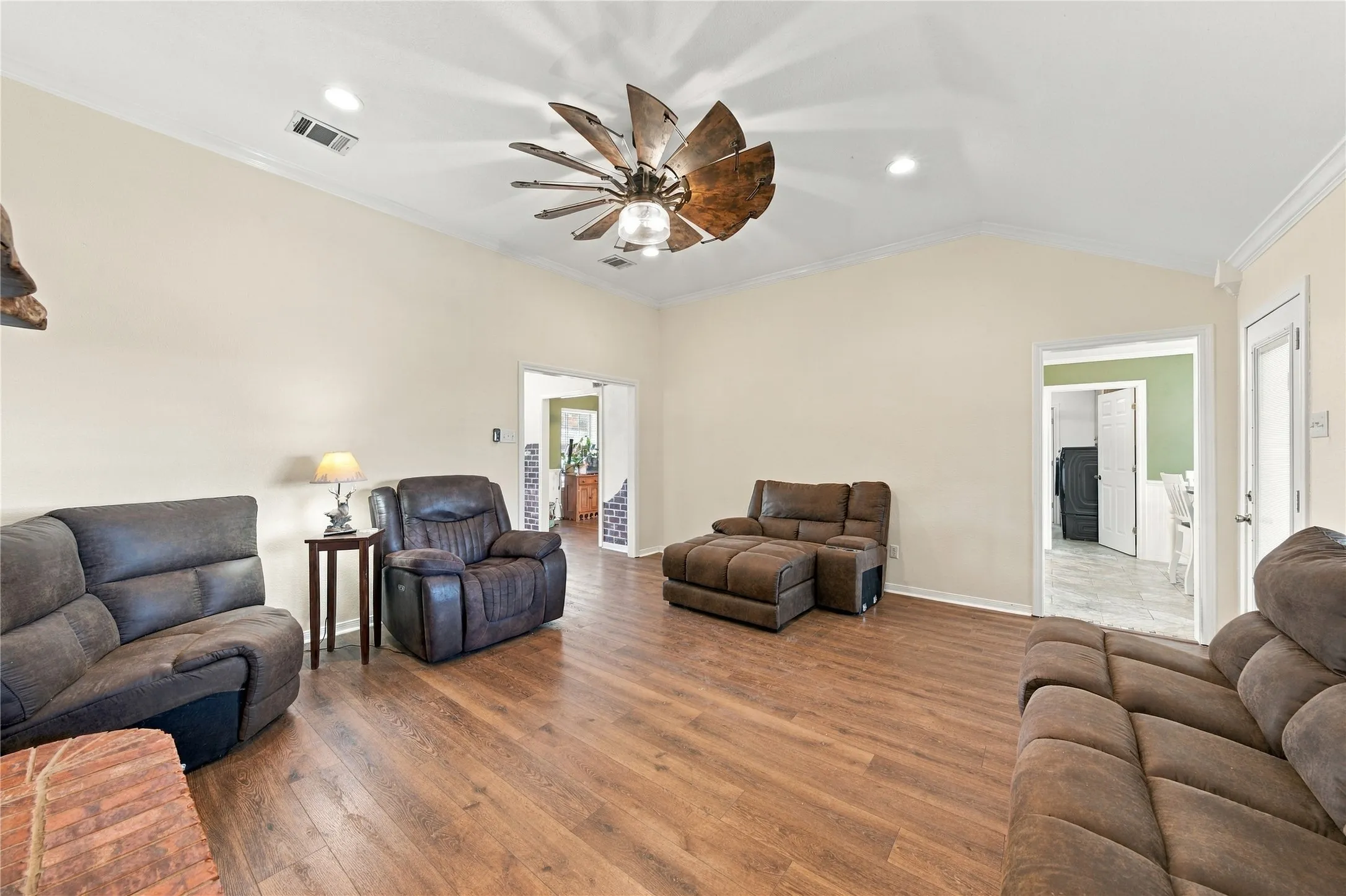 Single Family Residence For Sale in Mc Lennan County , 580 Easy Road, West, Texas 76691, 4 Bedroom, 2 Bathroom, 2 Garage spaces, 2,446 Sqft, built in 1997, mls#21347540, Real Estate Agent in West, Homes For Sale in Mc Lennan county, Homes For Sale in West, Realtor in West Texas, Real Estate Brokerage Independent Realty Texas, Luminita Cordes Realtor