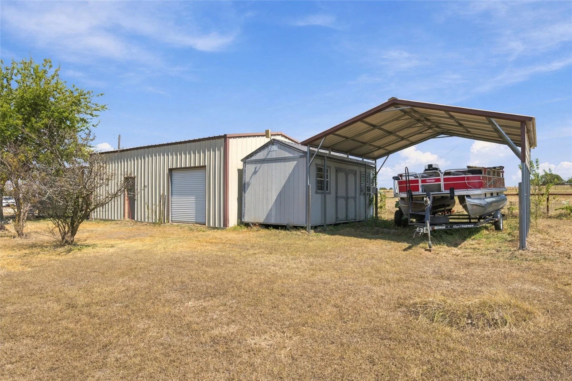 Single Family Residence For Sale in Mc Lennan County , 580 Easy Road, West, Texas 76691, 4 Bedroom, 2 Bathroom, 2 Garage spaces, 2,446 Sqft, built in 1997, mls#21347540, Real Estate Agent in West, Homes For Sale in Mc Lennan county, Homes For Sale in West, Realtor in West Texas, Real Estate Brokerage Independent Realty Texas, Luminita Cordes Realtor